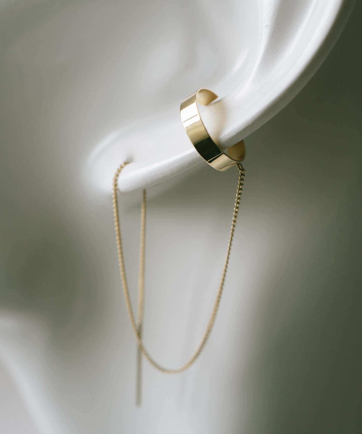 10K Gold Flat Hoop Chain Ear Cuff | FLUX-FLAT