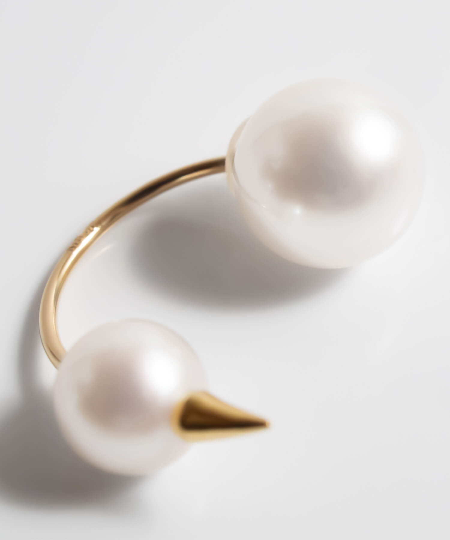 18K Gold Double Pearl Thorny Earrings | FOLLETTA