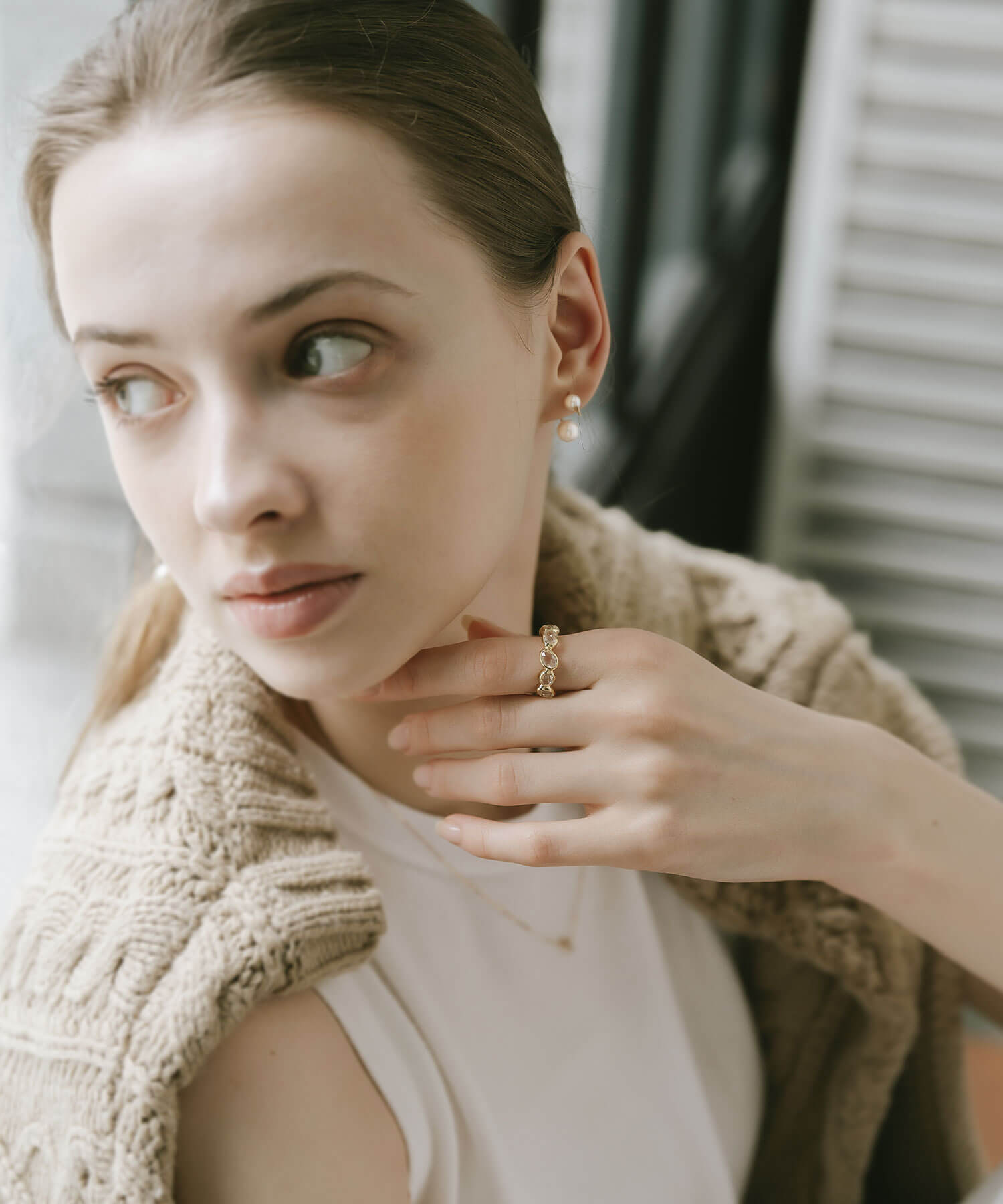 18K Gold Double Pearl Thorny Earrings | FOLLETTA