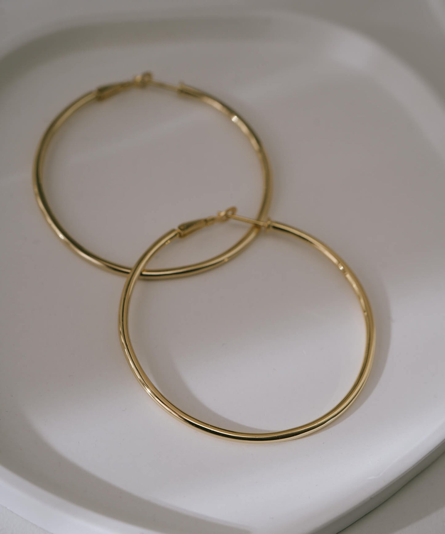 Classic Round Hoop Earrings | GIOOVE