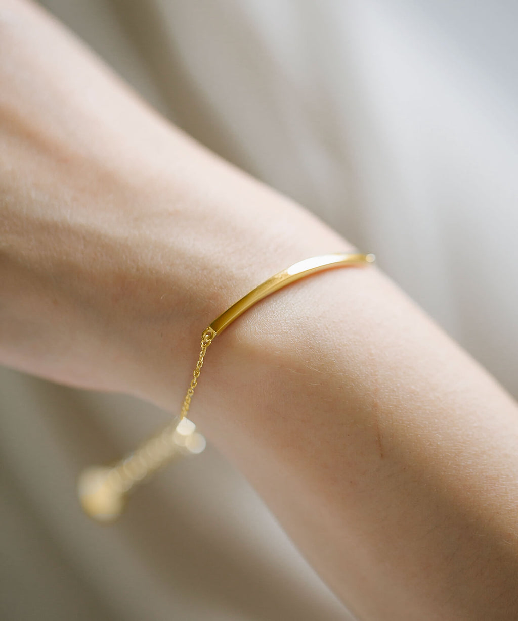 18K Gold Plated Sterling Silver Minimal Skinny Bar Bracelet | TIGO