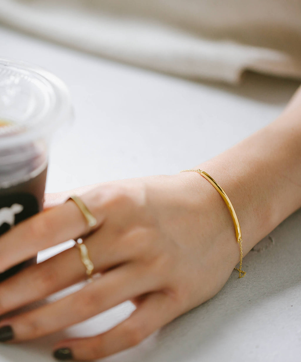 18K Gold Plated Sterling Silver Minimal Skinny Bar Bracelet | TIGO