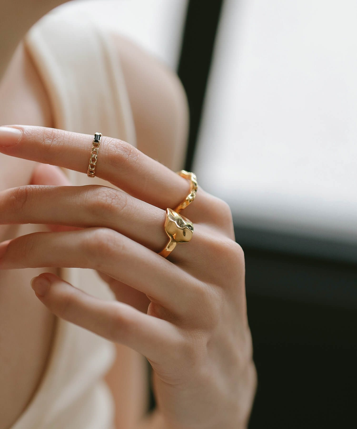 18K Gold Plated Sterling Silver Hammer Finish Flat Ring | OLIEOLIE
