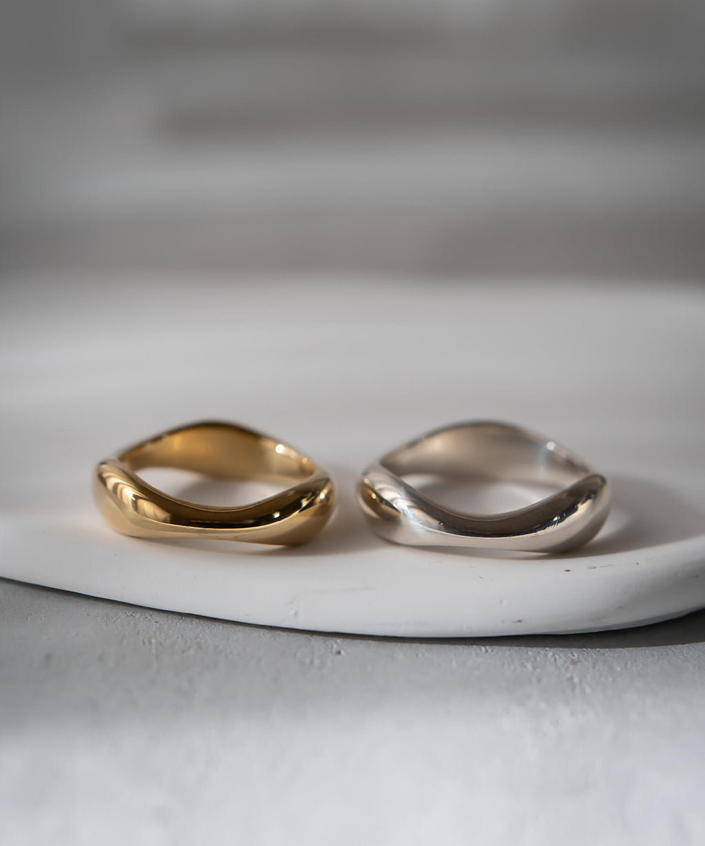 18K Gold Plated Sterling Silver Wide Wavy Ring | GREZIO