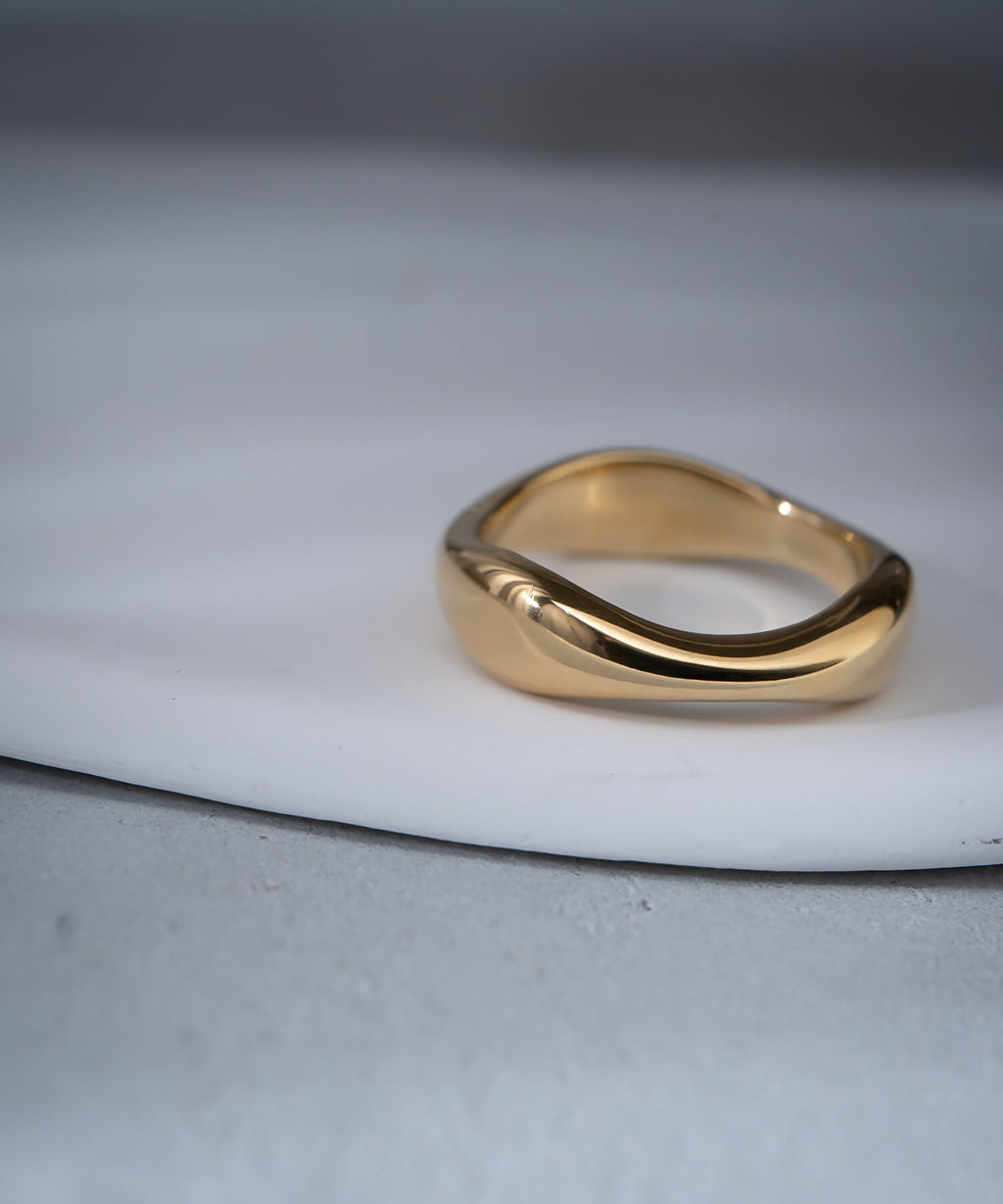 18K Gold Plated Sterling Silver Wide Wavy Ring | GREZIO