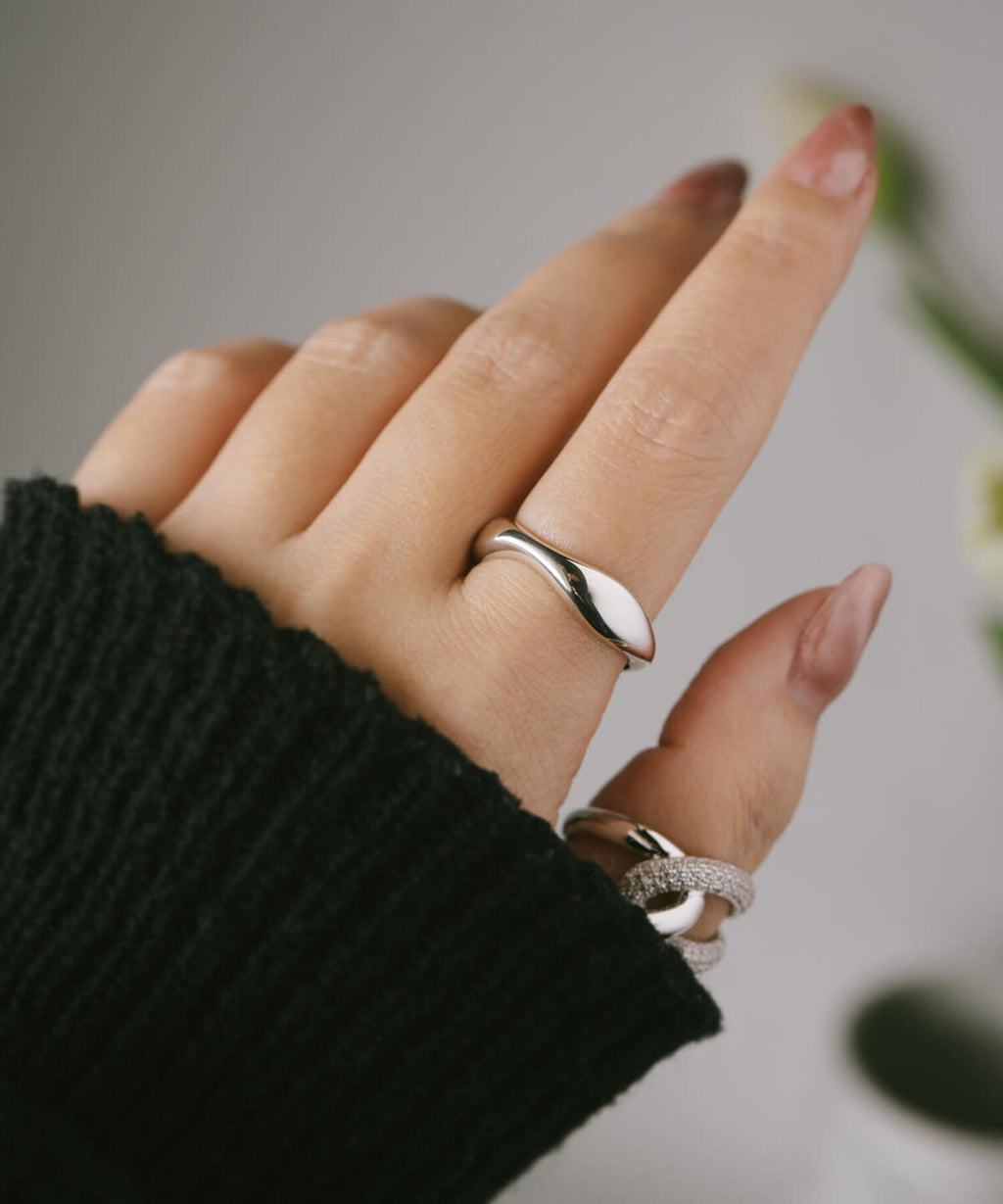 18K Gold Plated Sterling Silver Wide Wavy Ring | GREZIO