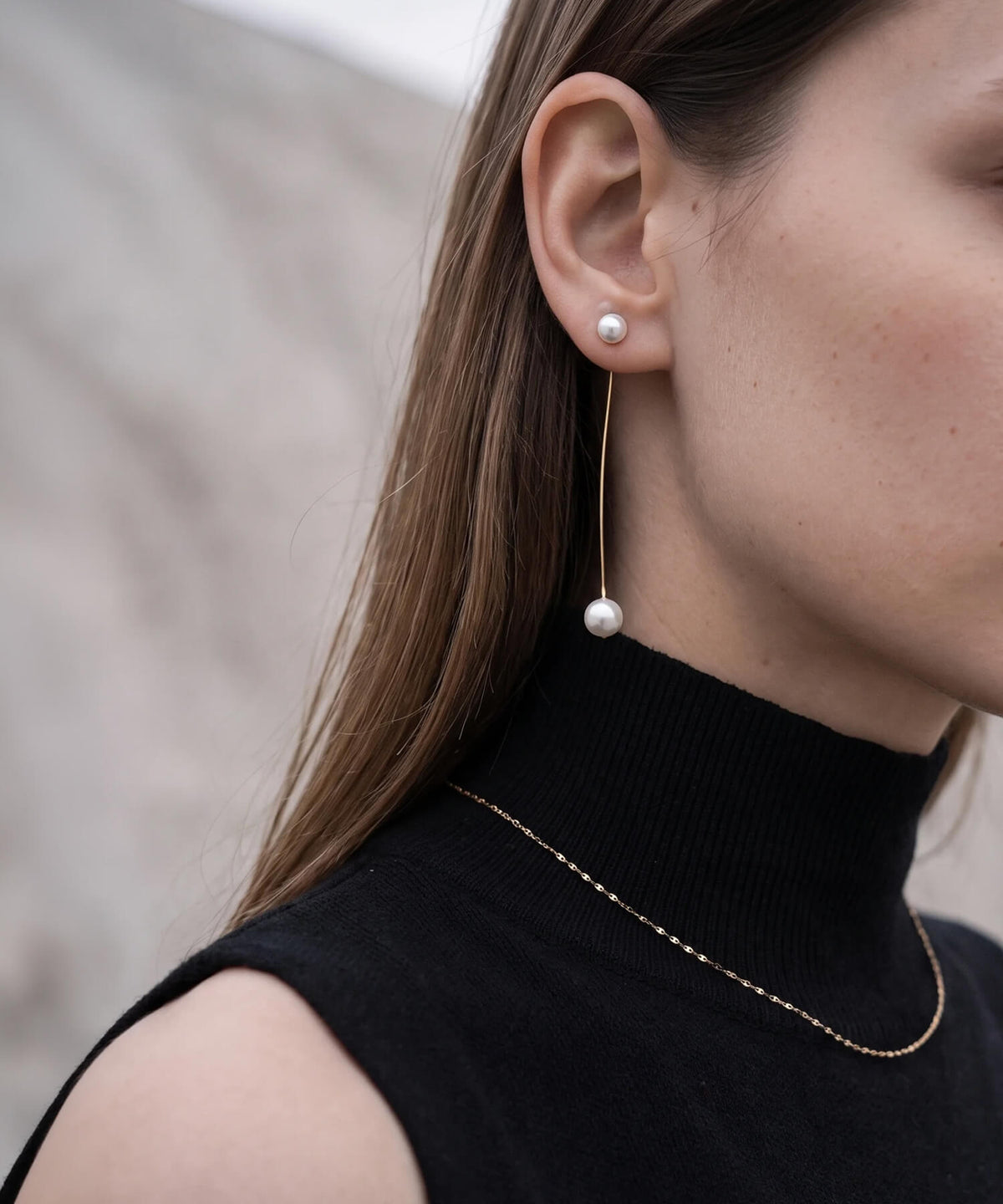 ILMARI pearl earrings side profile