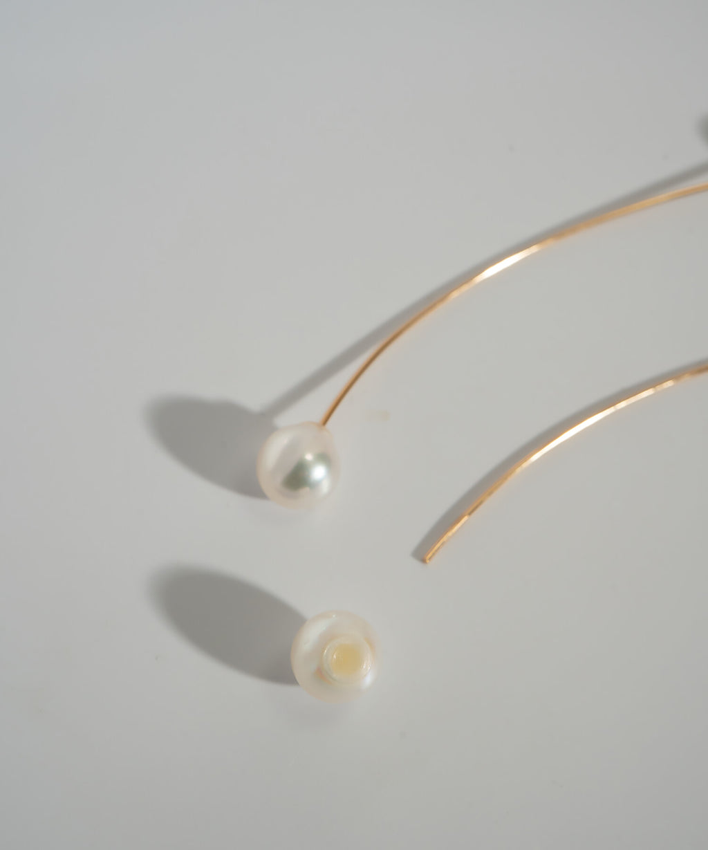 ILMARI earrings akoya pearl detail