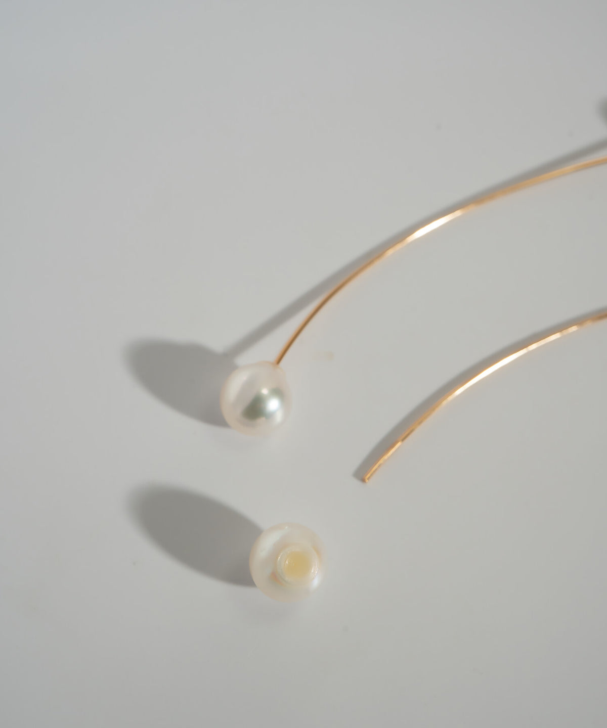 ILMARI earrings akoya pearl detail