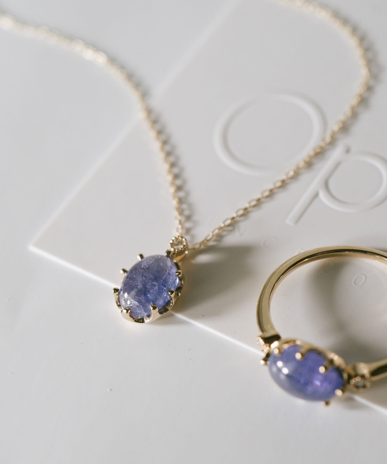 Oval Cabochon Necklace | ELIA-ETT