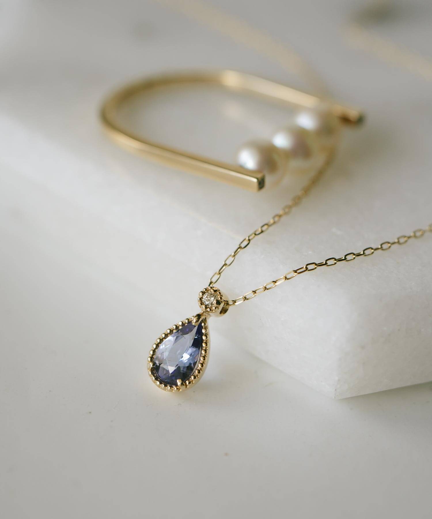 10K Gold Drop Gemstone Necklace | GLOA-SOLZE