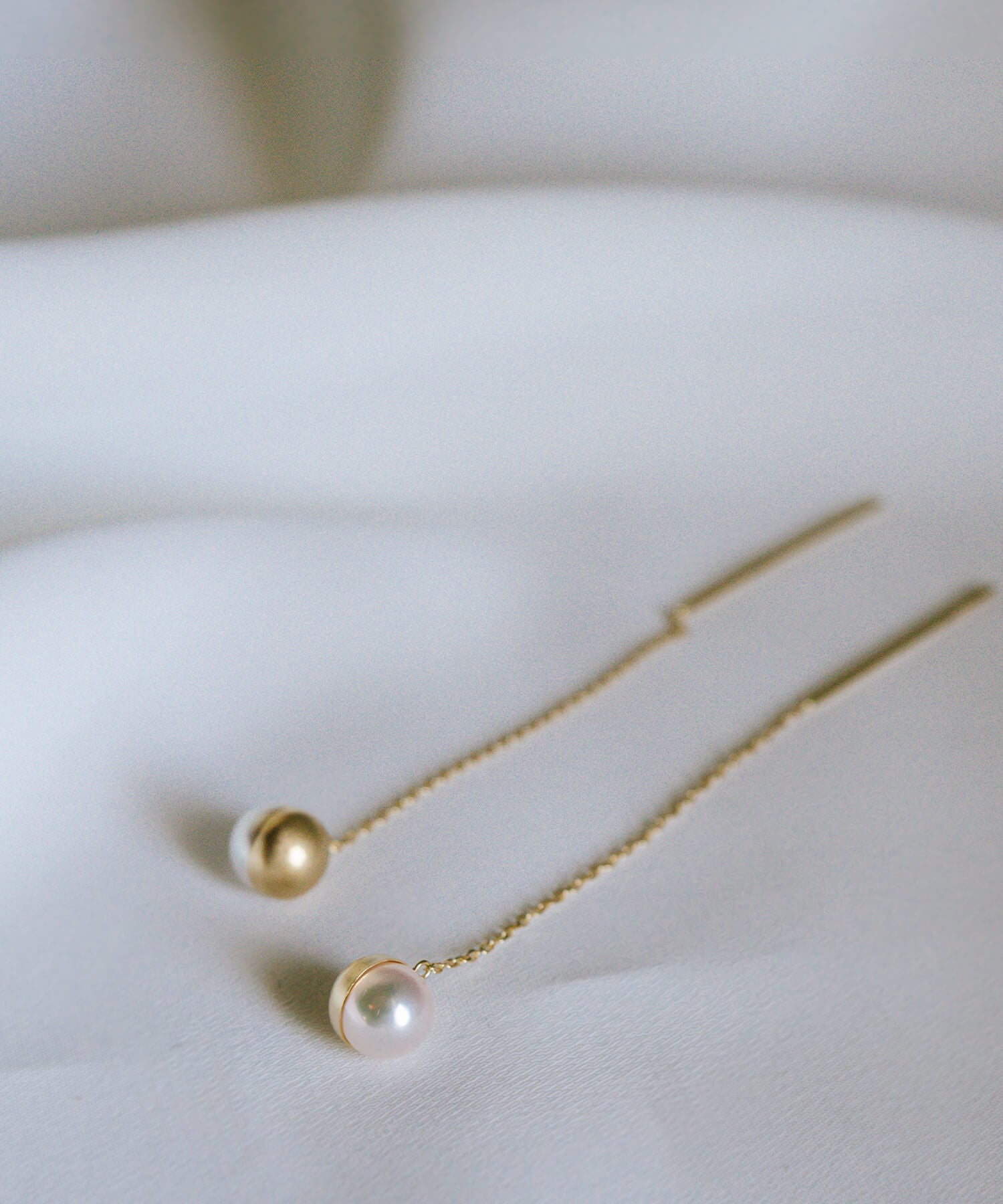 18K Gold Elegant Pearl Chain Earrings | PRENDOR HAPA