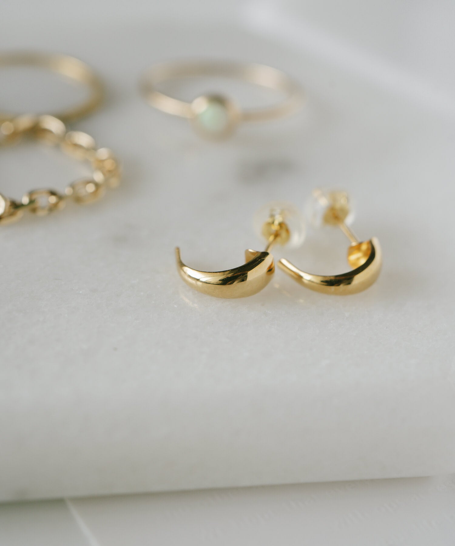 18K Gold Half Moon Stud Earrings | LUZON