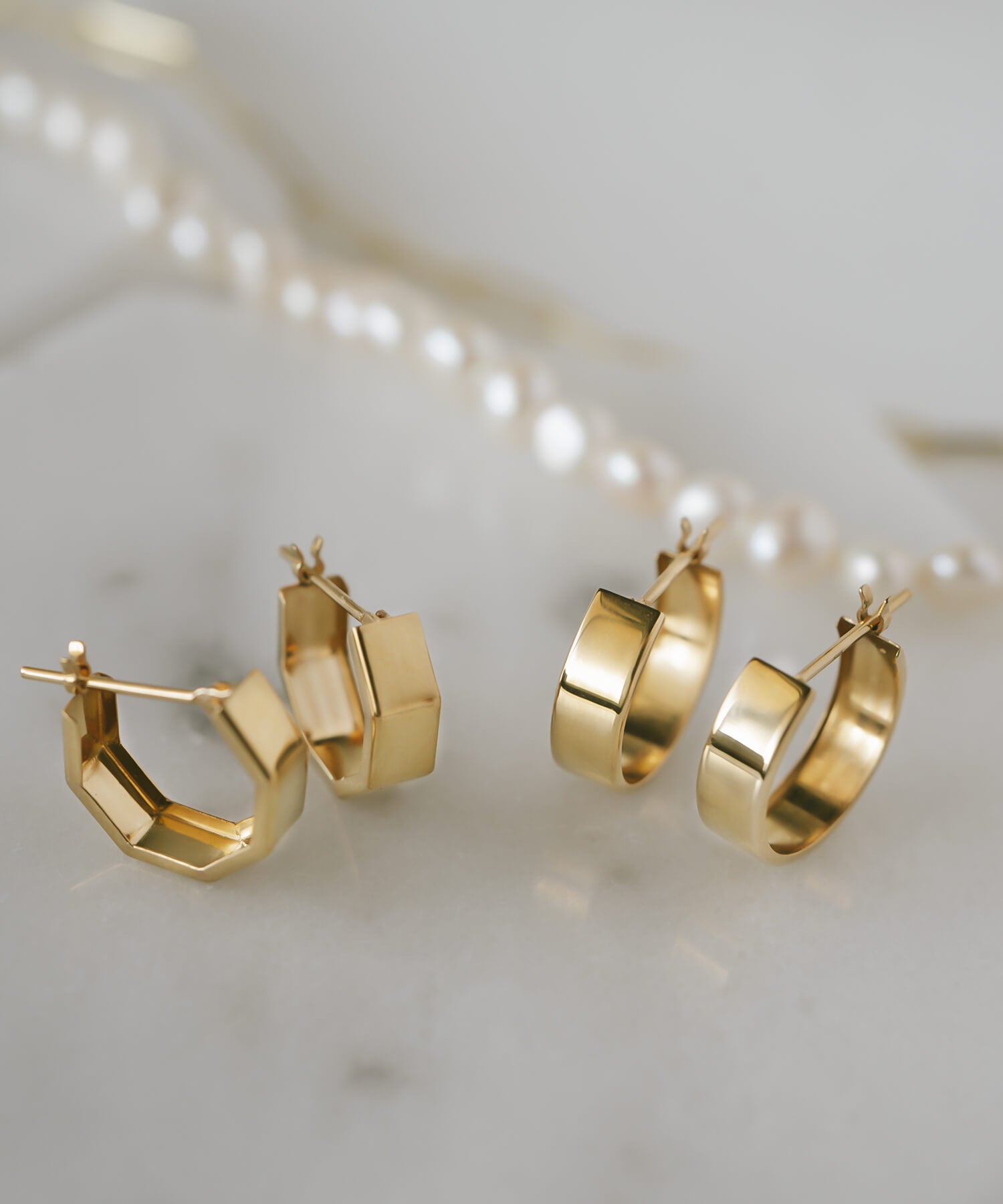 10K Gold Huggie Hoop Earrings | SOLUA-10K