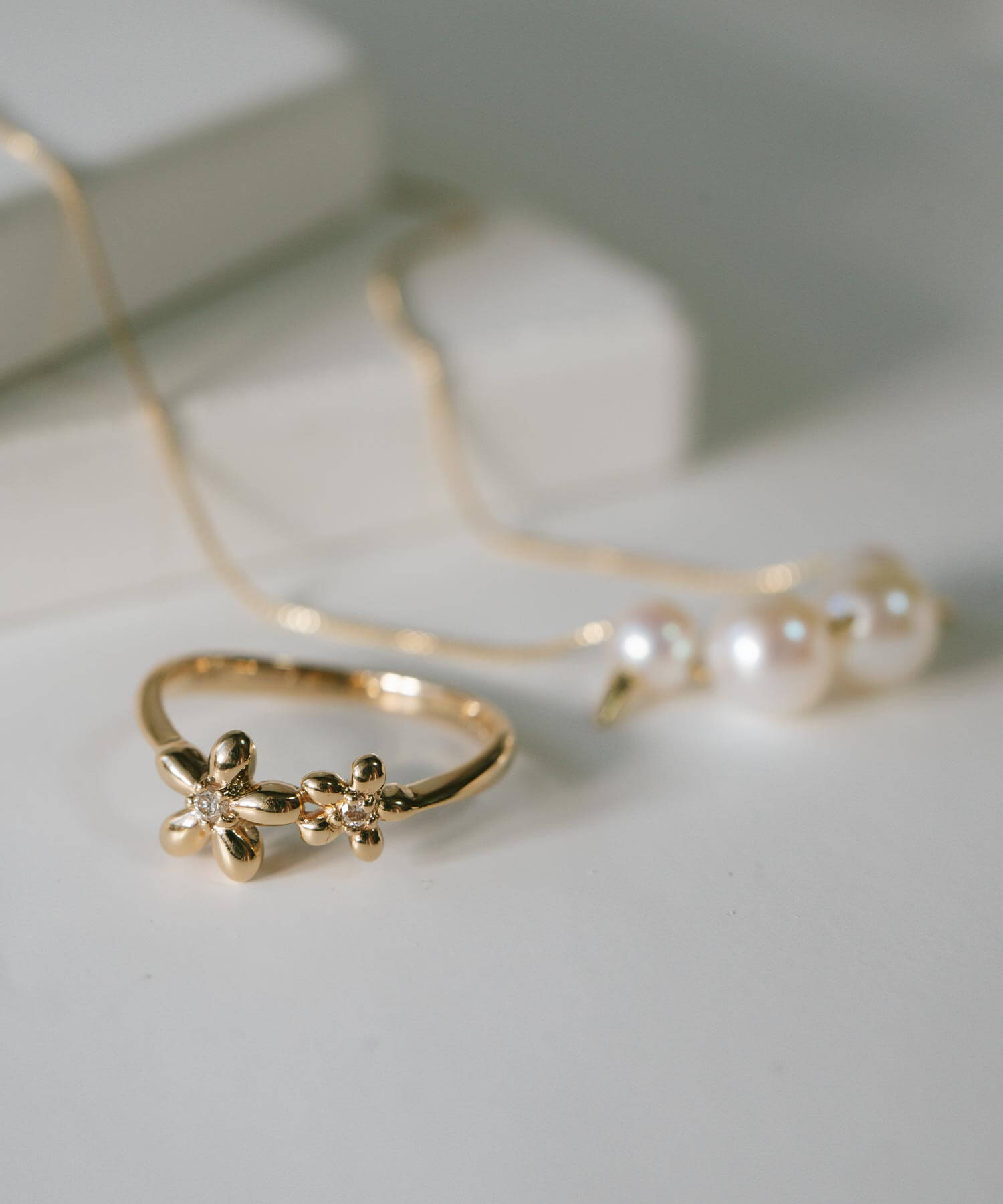 10K Gold Diamond Flower Ring | TERRA-FIORE