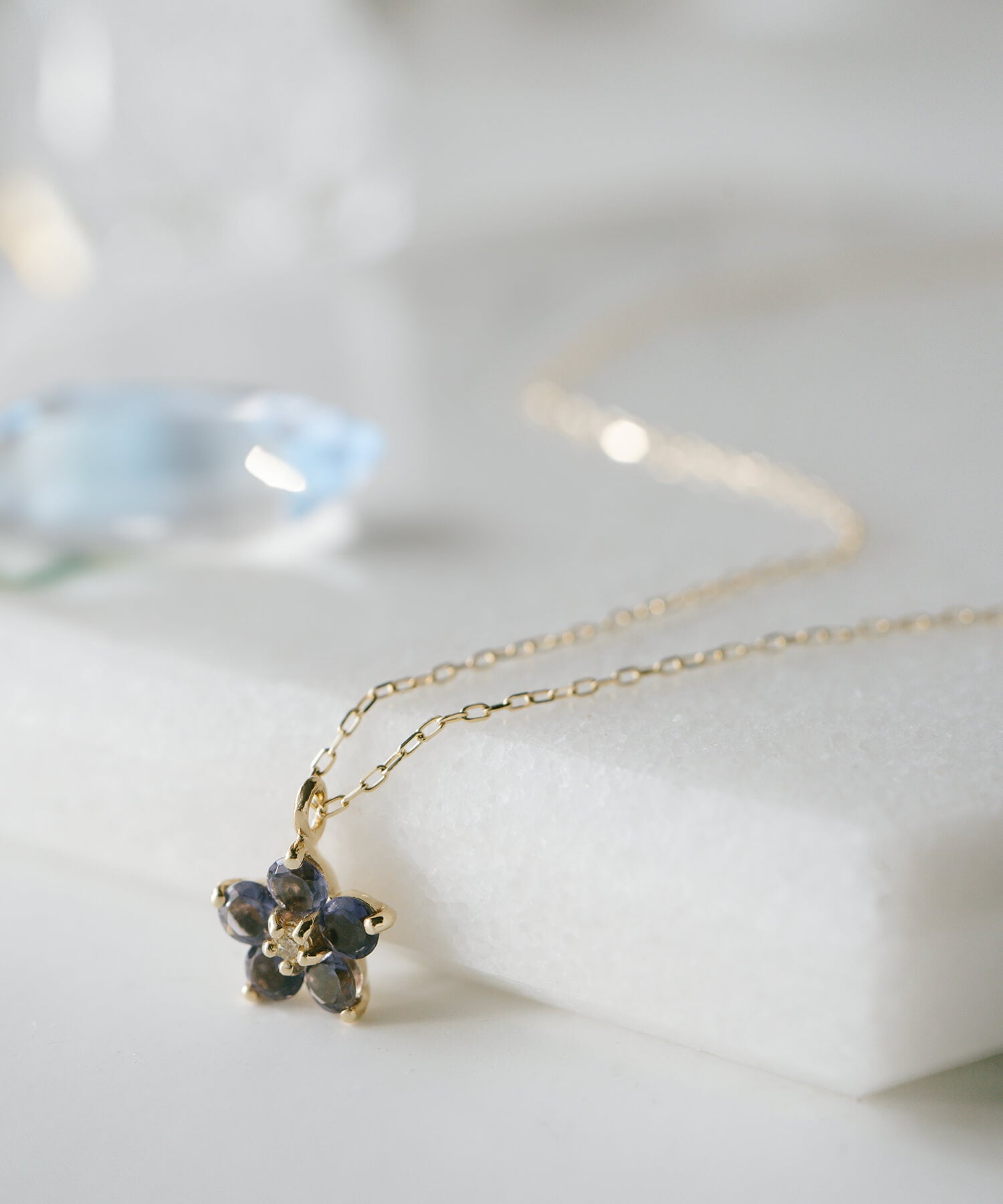 Flower Motif Iolite Necklace | LOULOUD-NOLL