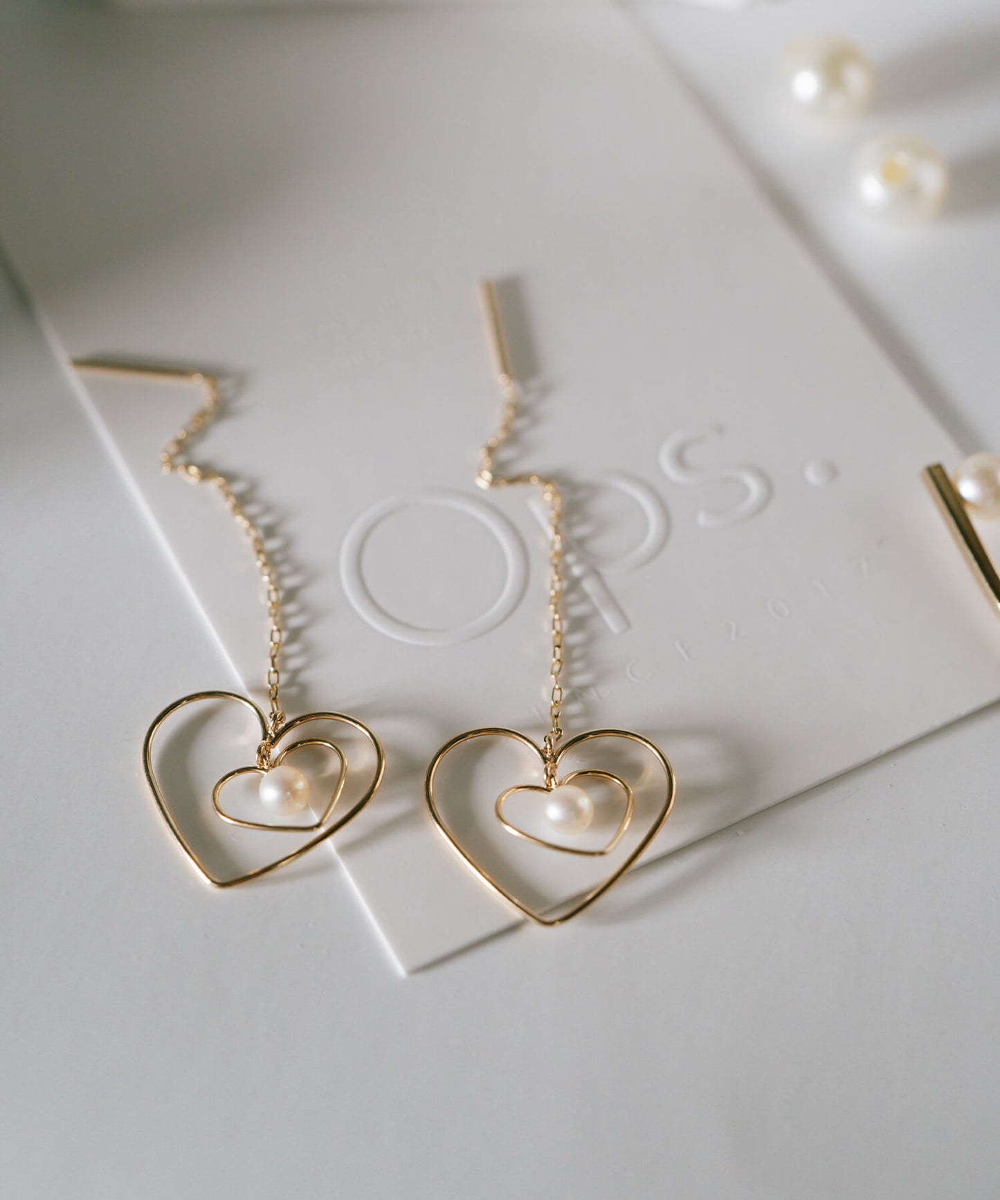 Double Heart Threader Pearl Earrings | PERLE-HEARTS-PE