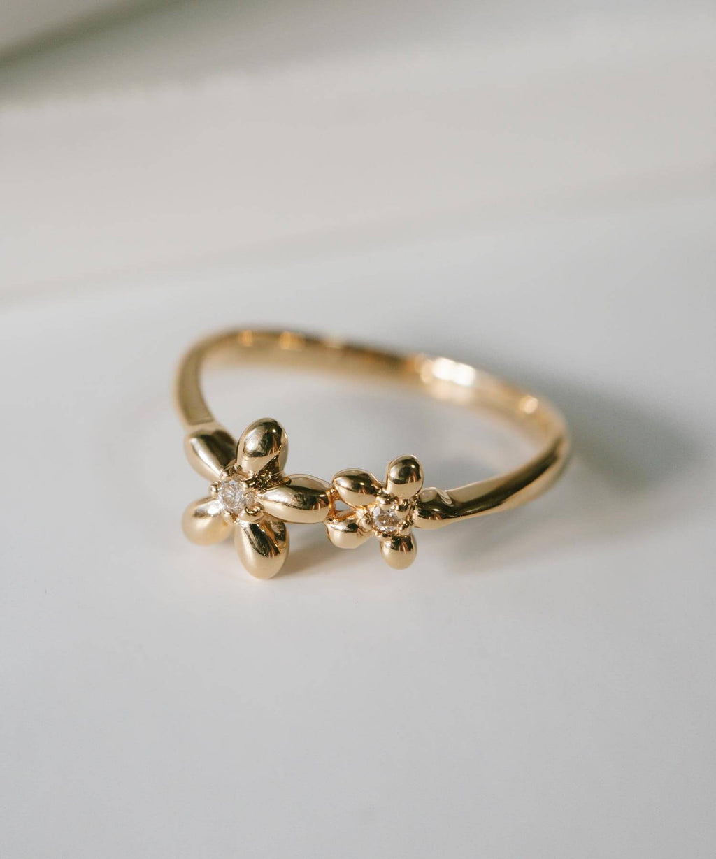 10K Gold Diamond Flower Ring | TERRA-FIORE
