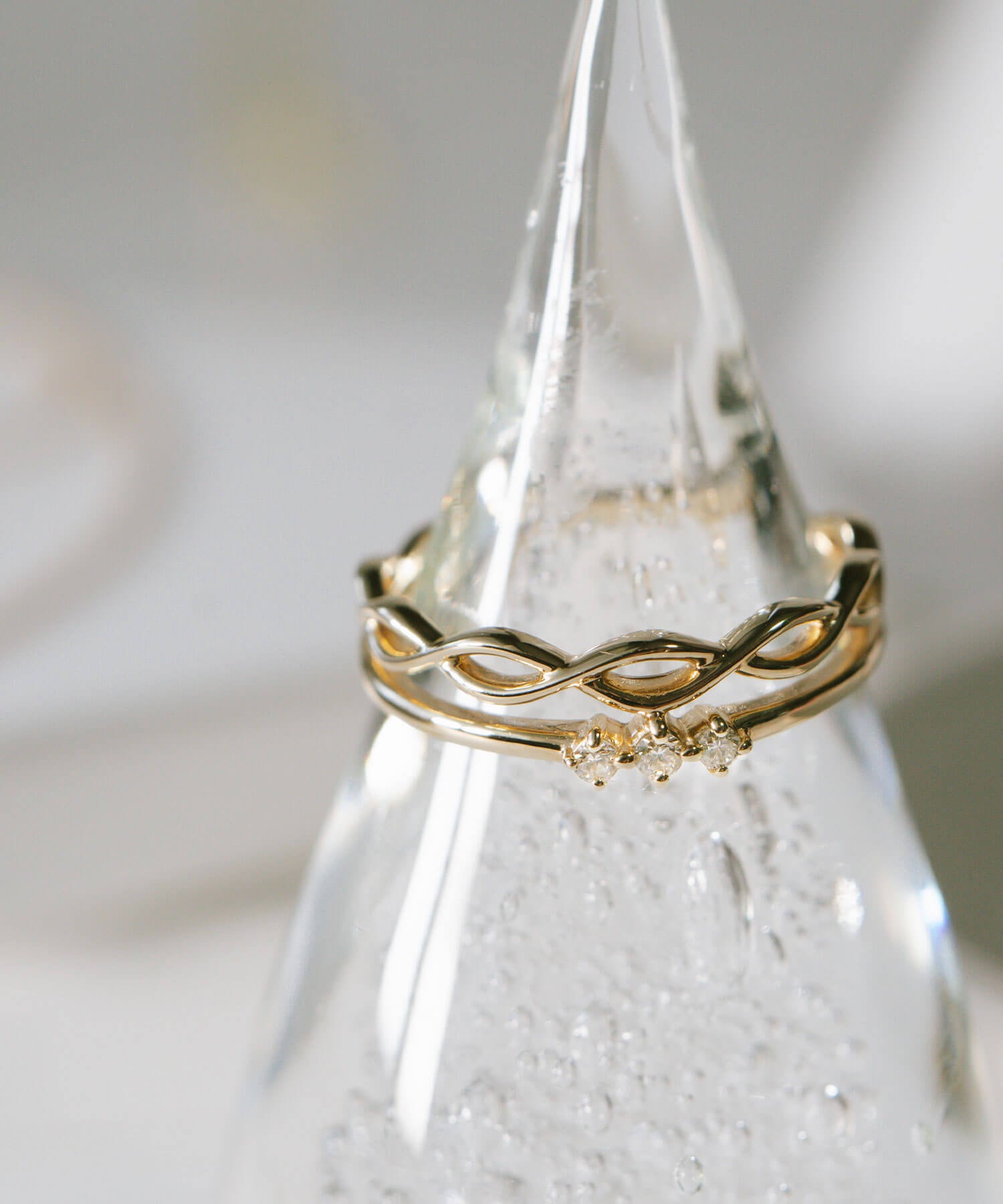 10K Gold Triple Diamond Twist Ring | TERRA RAMAGE