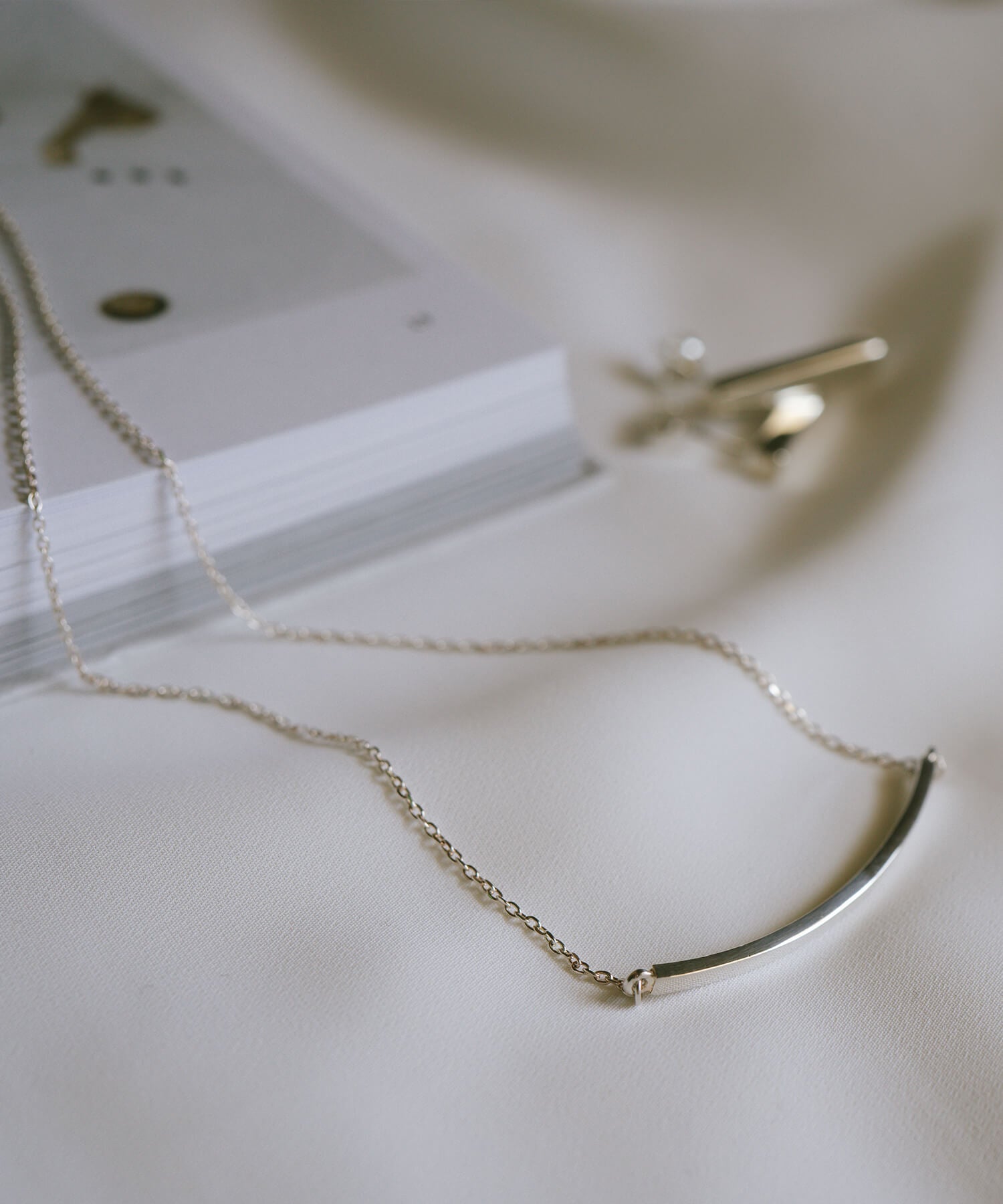 18K Gold Plated Sterling Silver Smile Line Bar Necklace | TIGO