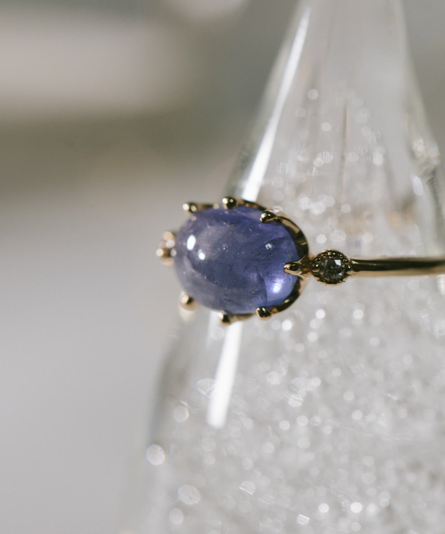 Oval Cabochon Ring | ELIA-ETT