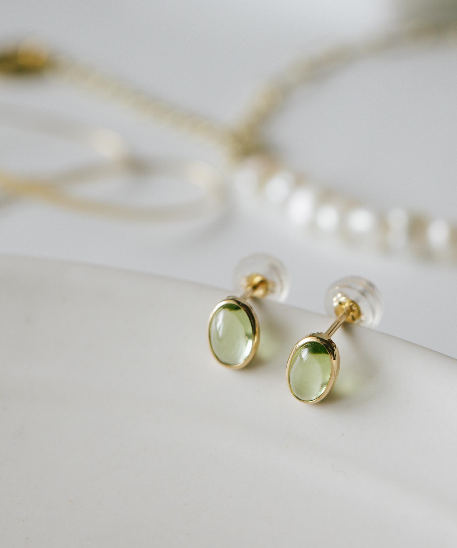 18K Gold Glossy Oval Cabochon Earrings | ENLILLE-OLIVA