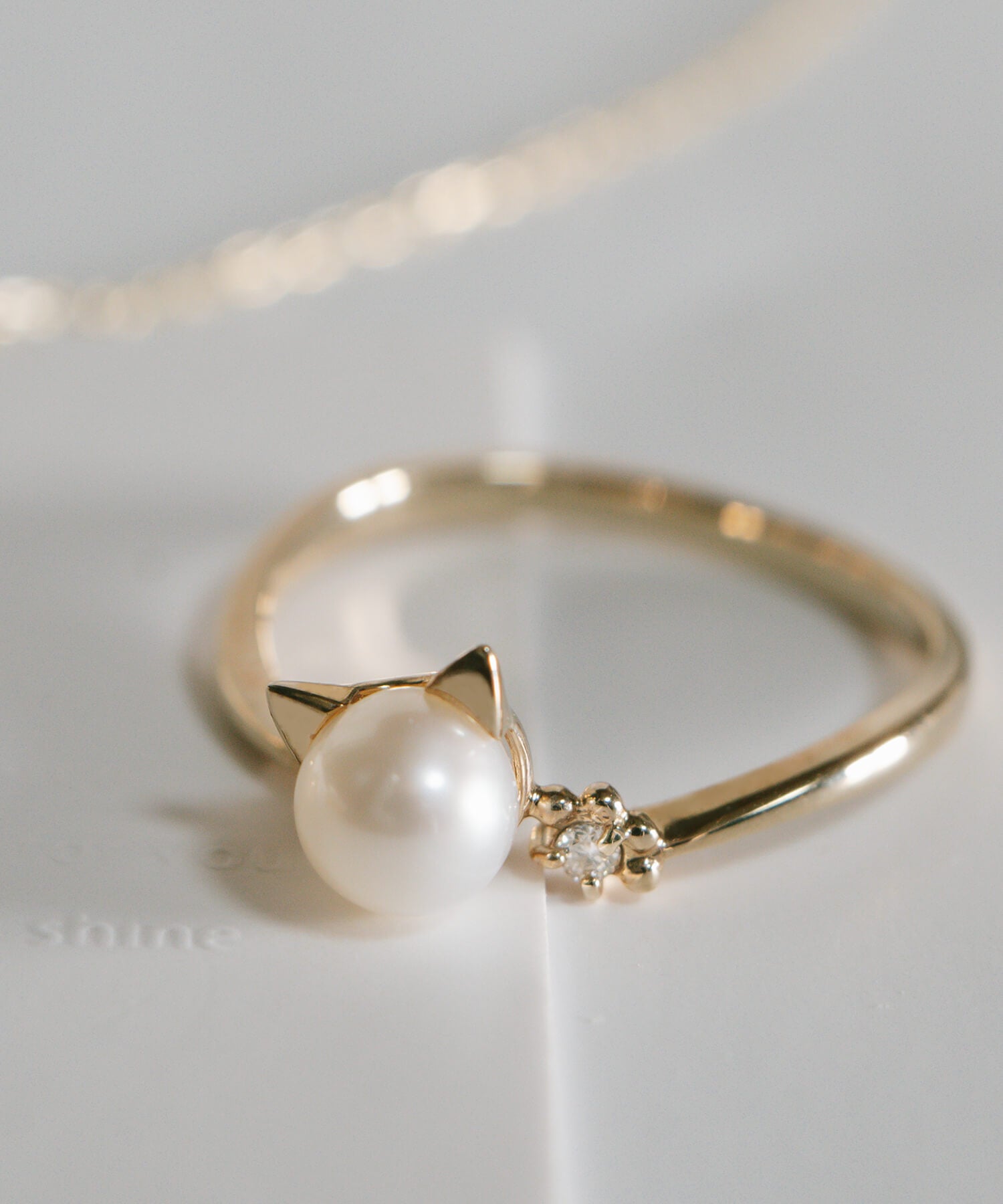 10K Gold Pearl and Diamond Cat Ring | FORTUNA-CAT