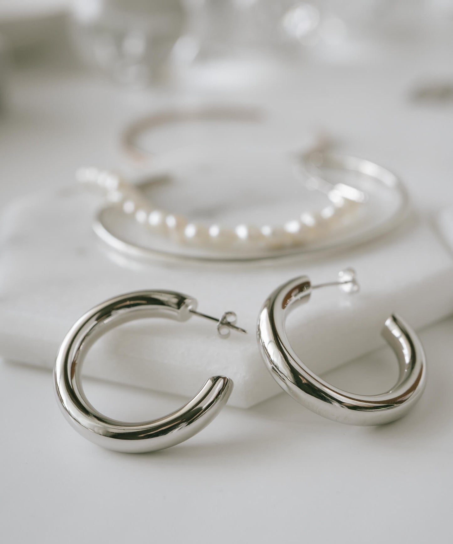 Round Tube Hoop Earrings | GIOOVE-LUNA HOOP PIERCE