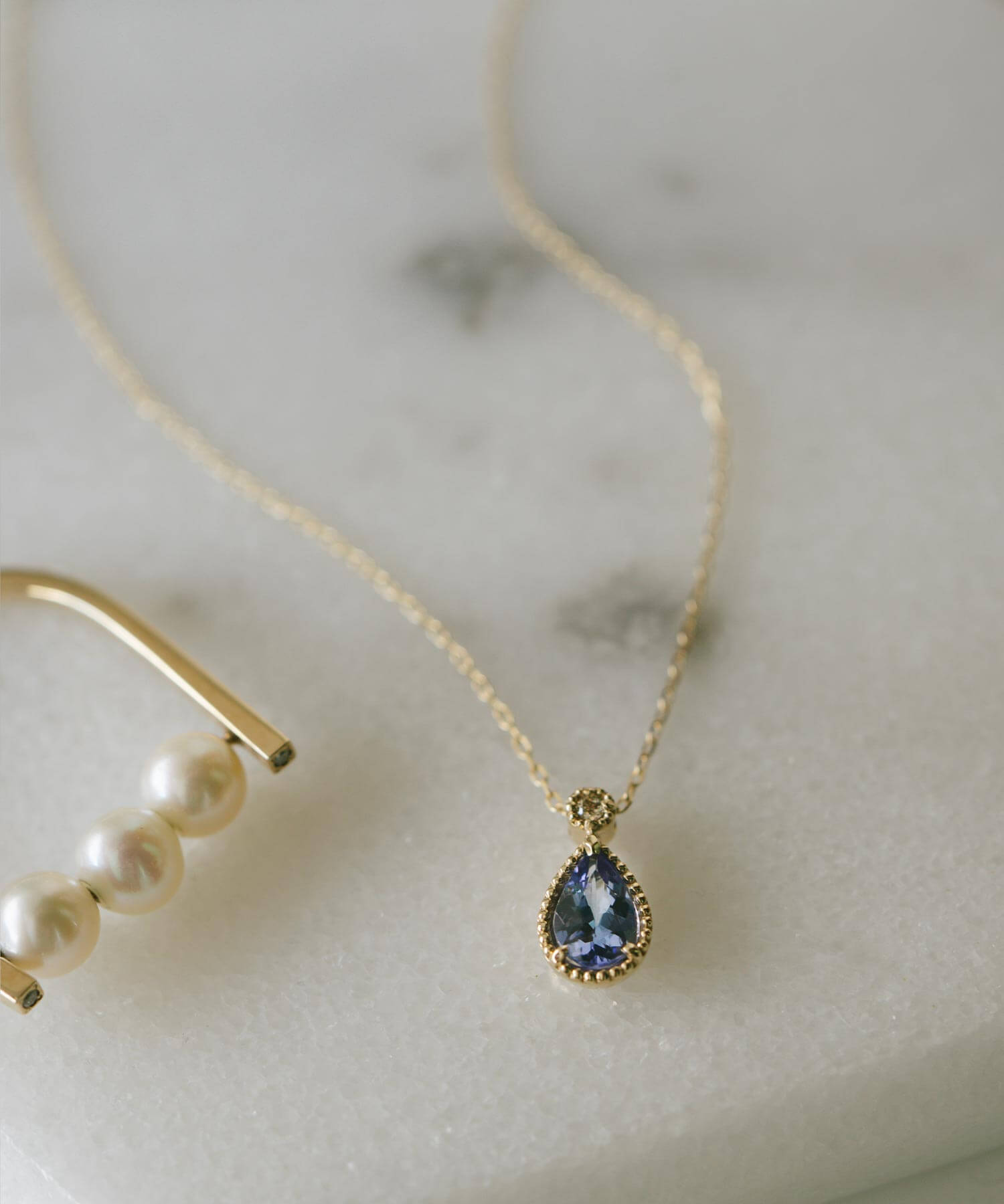 10K Gold Drop Gemstone Necklace | GLOA-SOLZE
