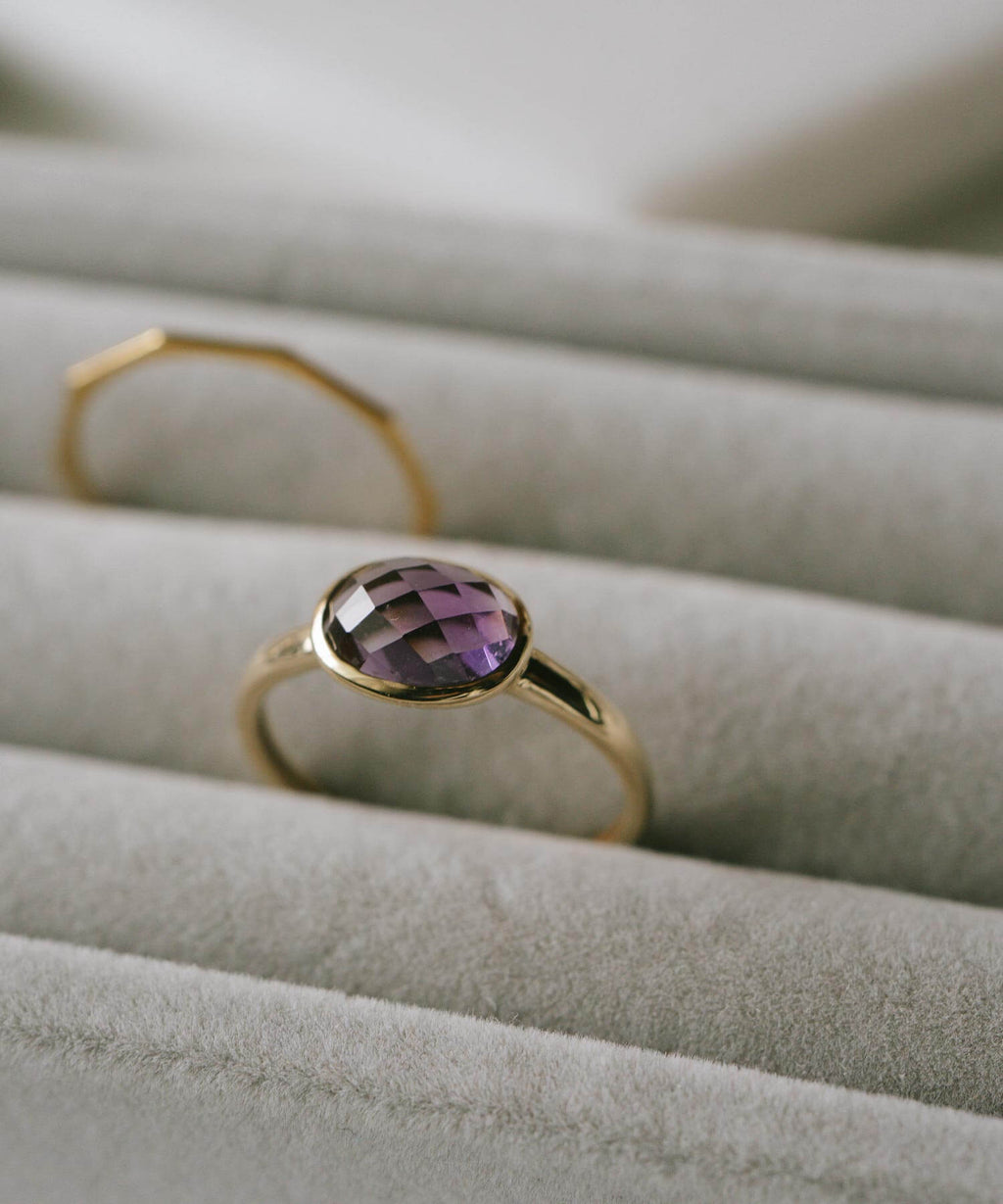 10K Gold Amethyst Obal Ring | GLOA-TVA