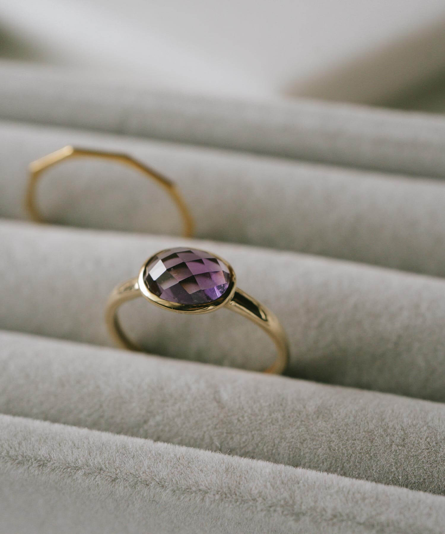 10K Gold Amethyst Obal Ring | GLOA-TVA