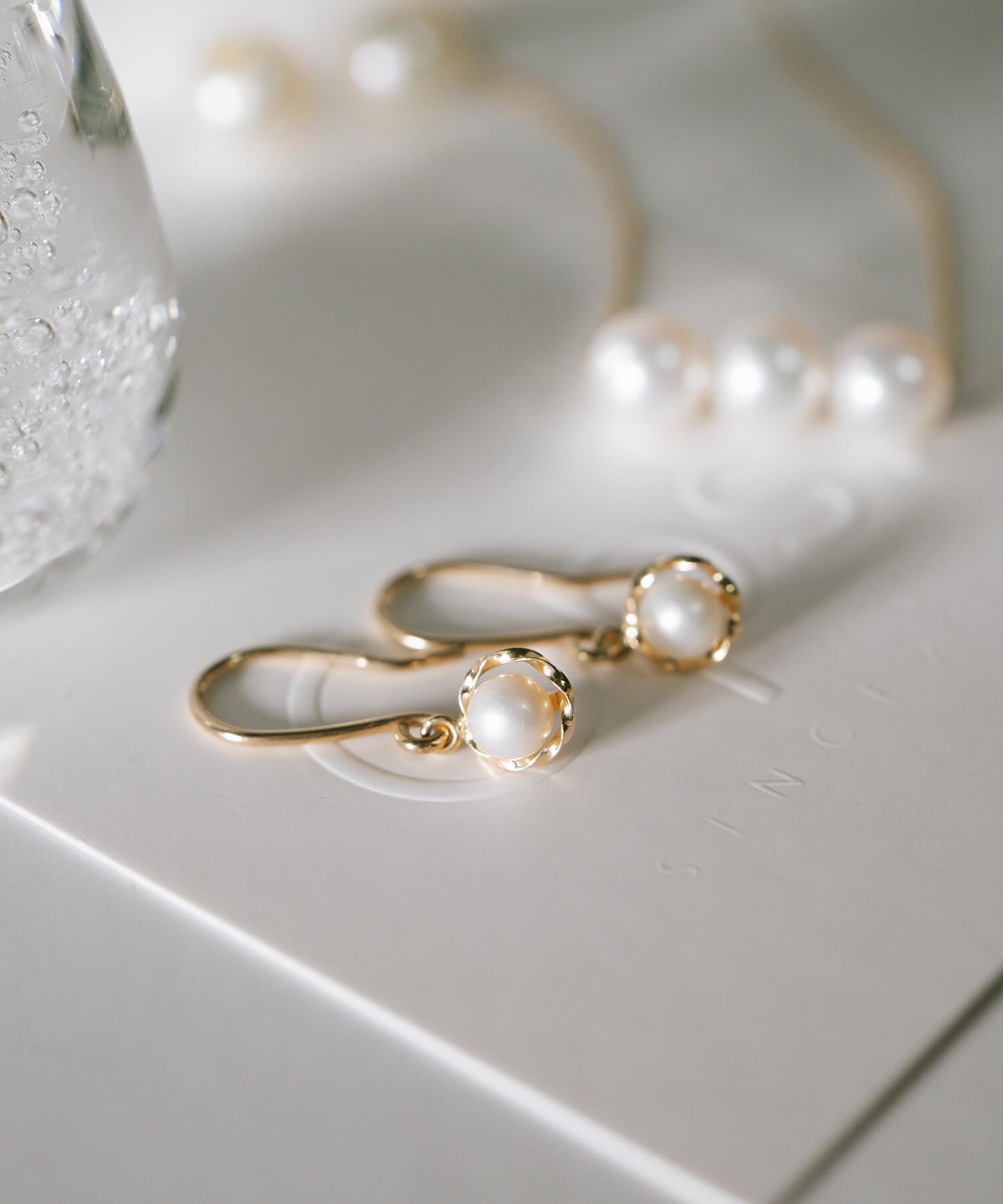 Twist Gold Pearl Earrings | PERLE-BB-PE