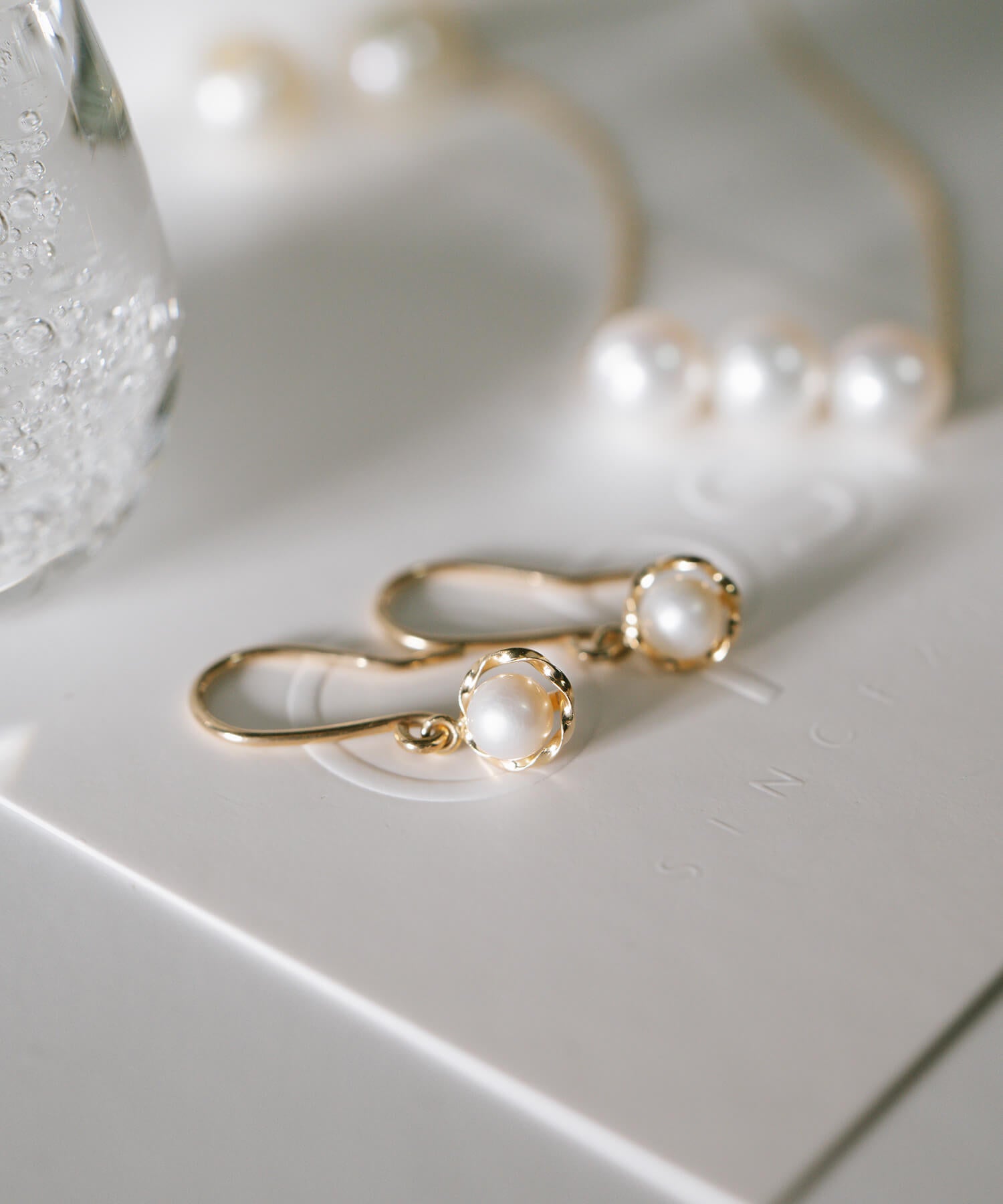 Twist Gold Pearl Earrings | PERLE-BB