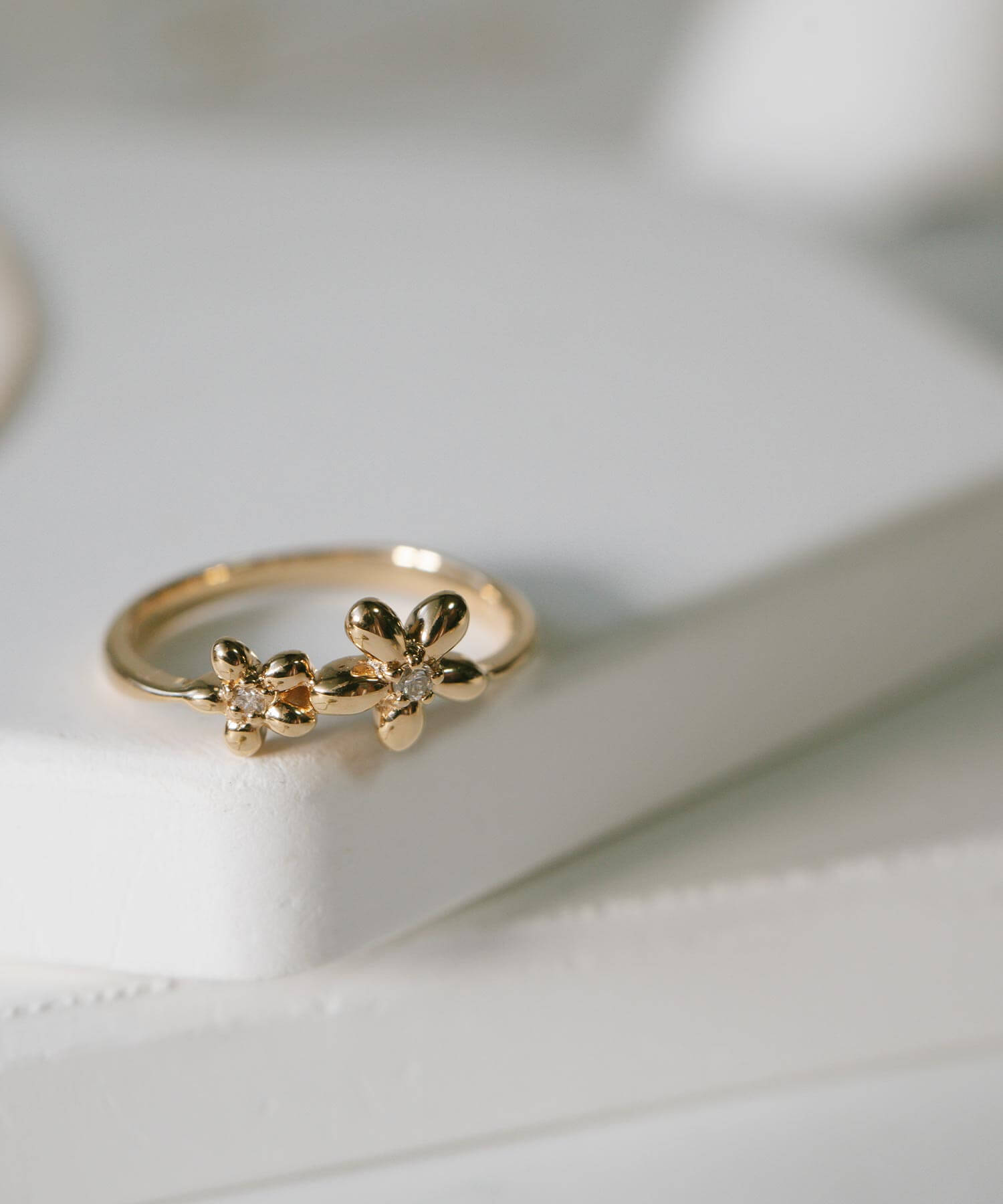 10K Gold Diamond Flower Ring | TERRA-FIORE
