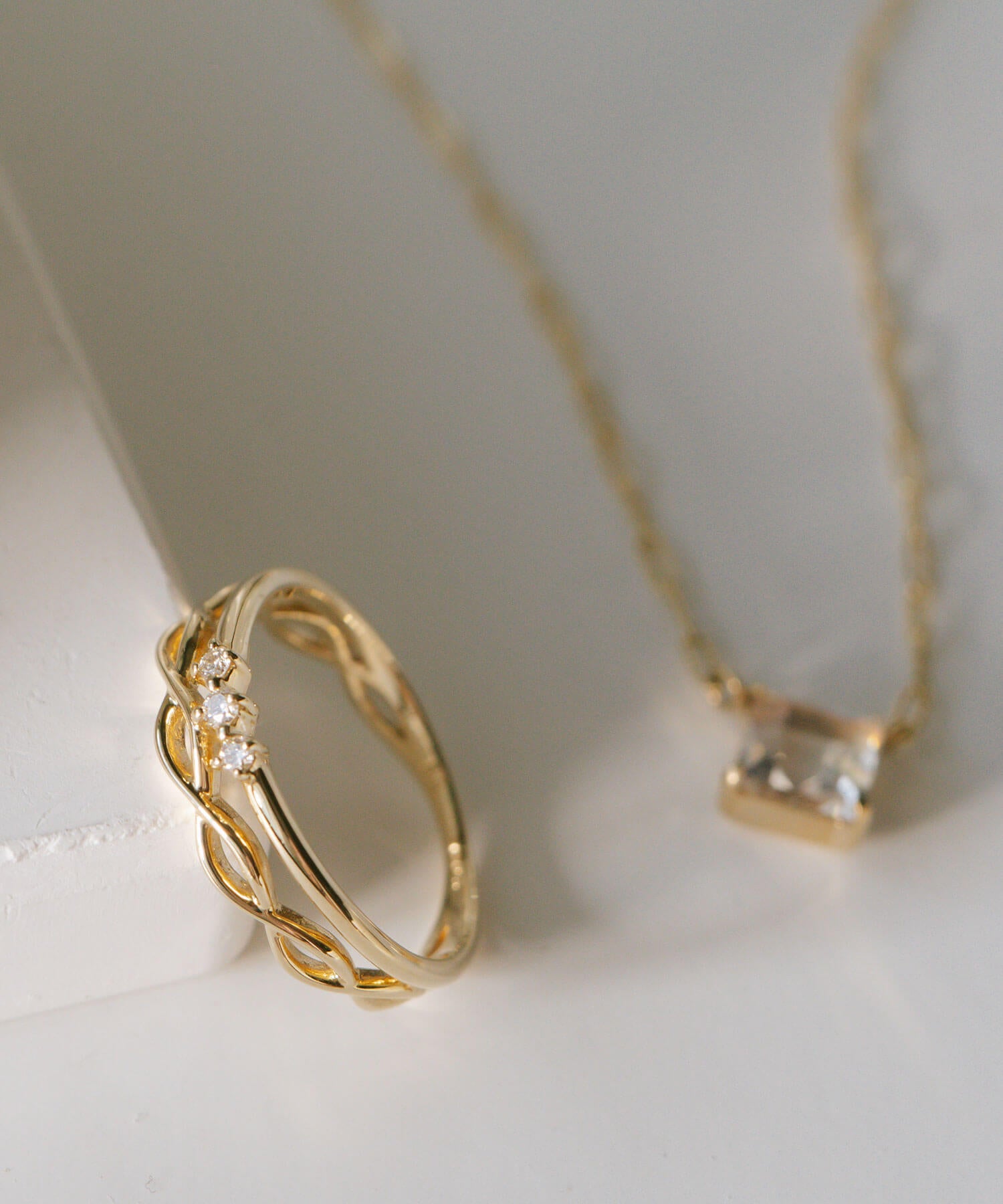 10K Gold Triple Diamond Twist Ring | TERRA RAMAGE