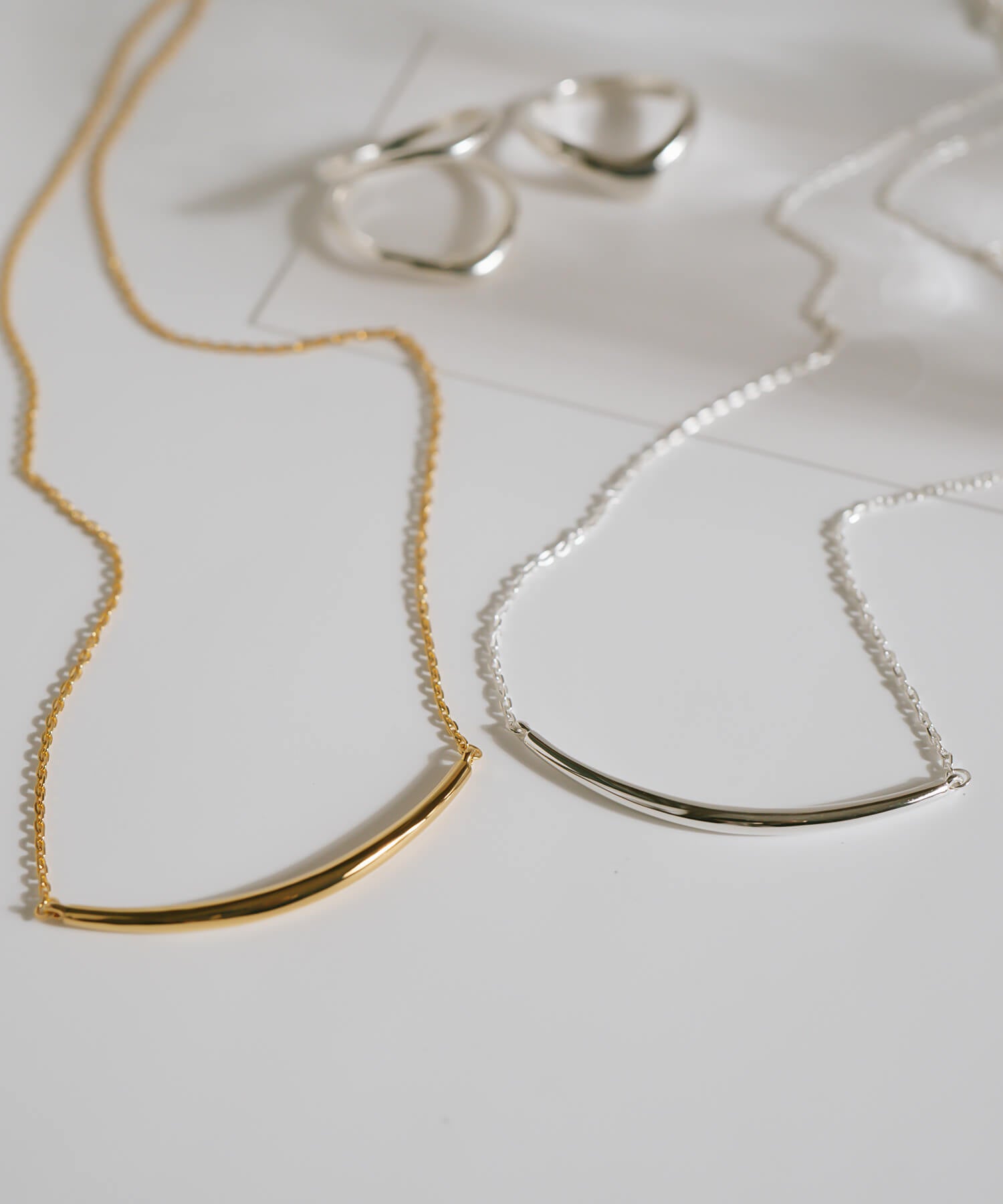 18K Gold Plated Sterling Silver Smile Line Bar Necklace | TIGO