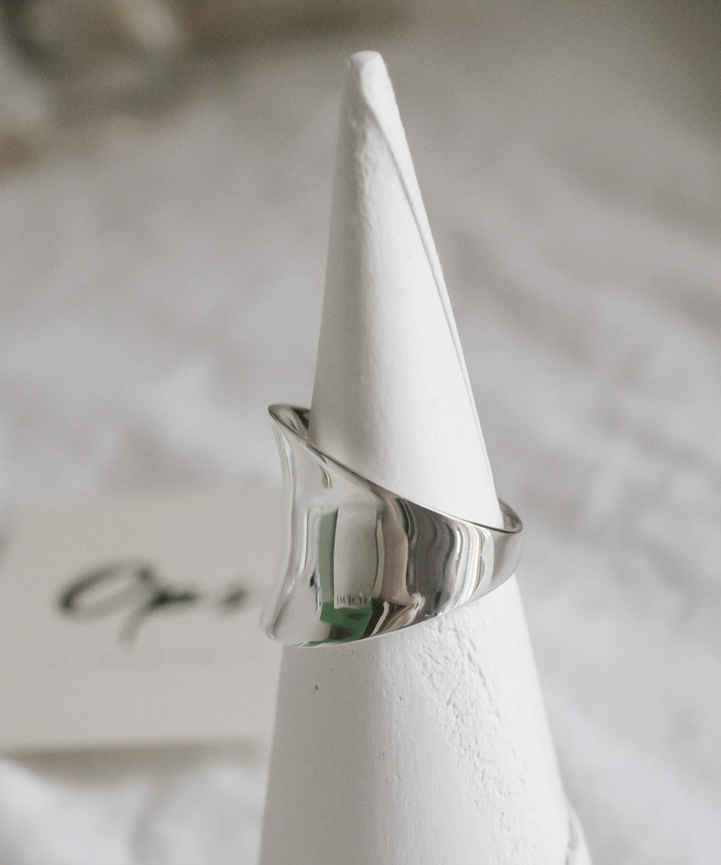 18K Gold Plated Sterling Silver Curved Tube Ring | AVIOR