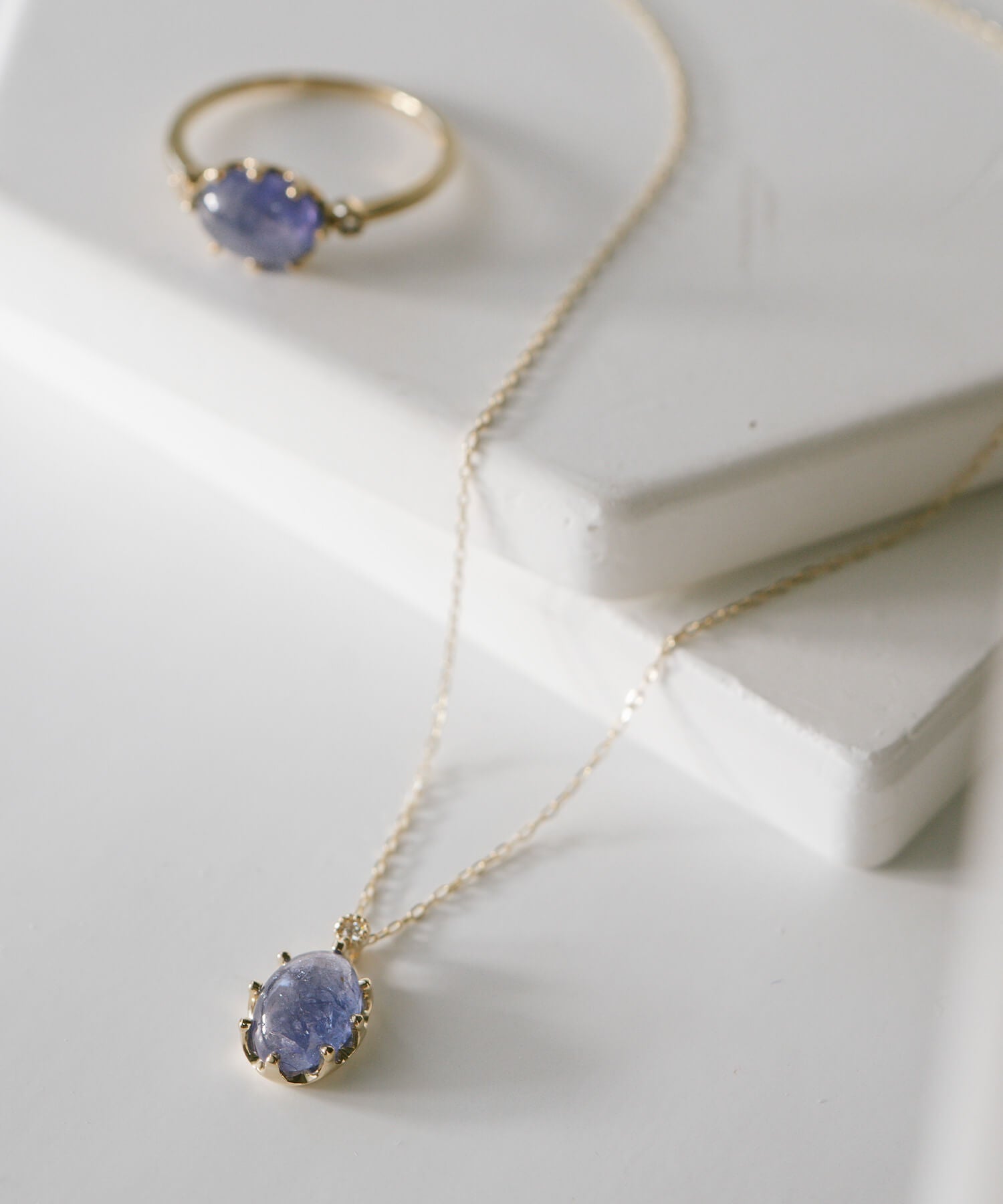 Oval Cabochon Necklace | ELIA-ETT