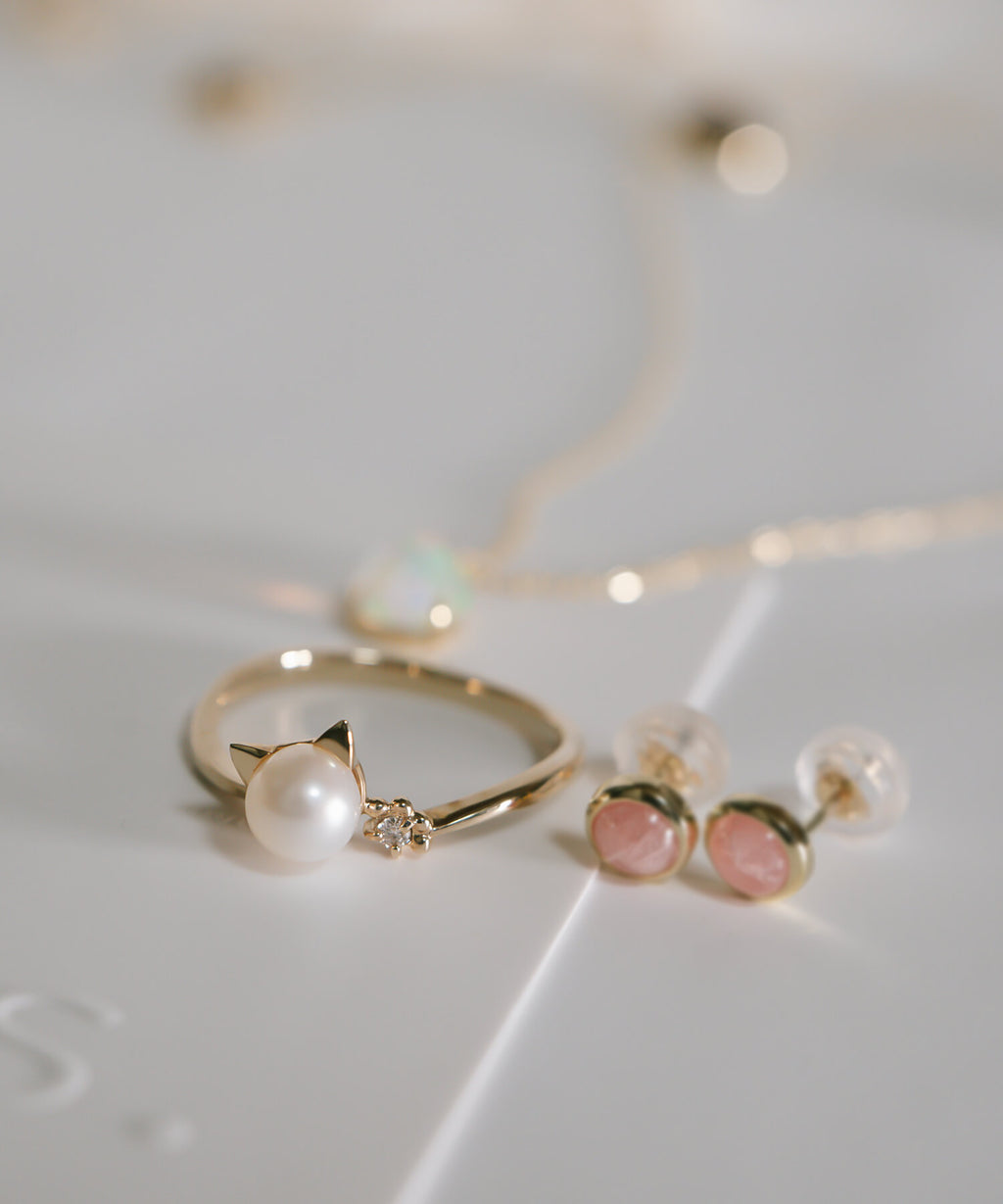 10K Gold Pearl and Diamond Cat Ring | FORTUNA-CAT