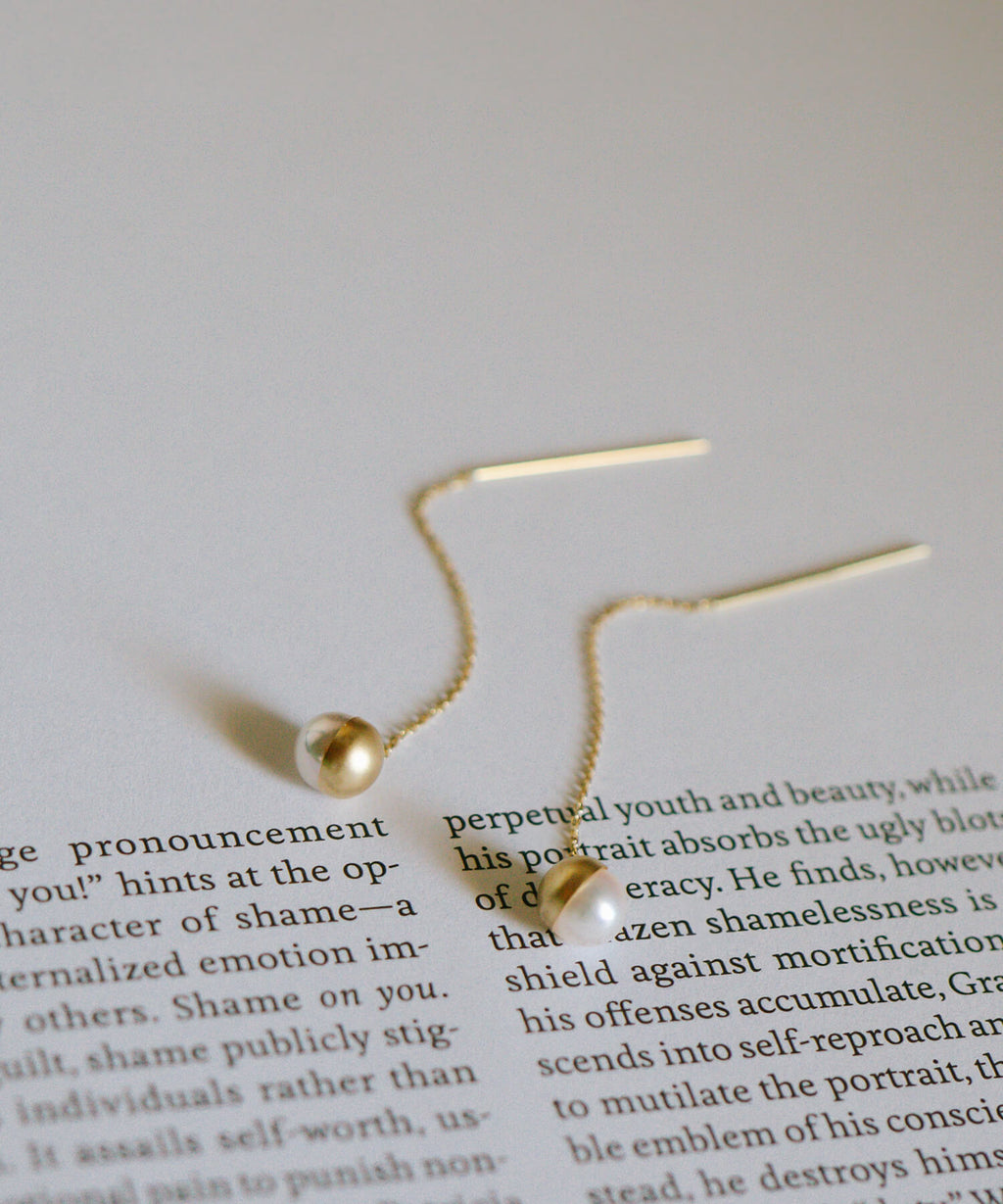 18K Gold Elegant Pearl Chain Earrings | PRENDOR HAPA