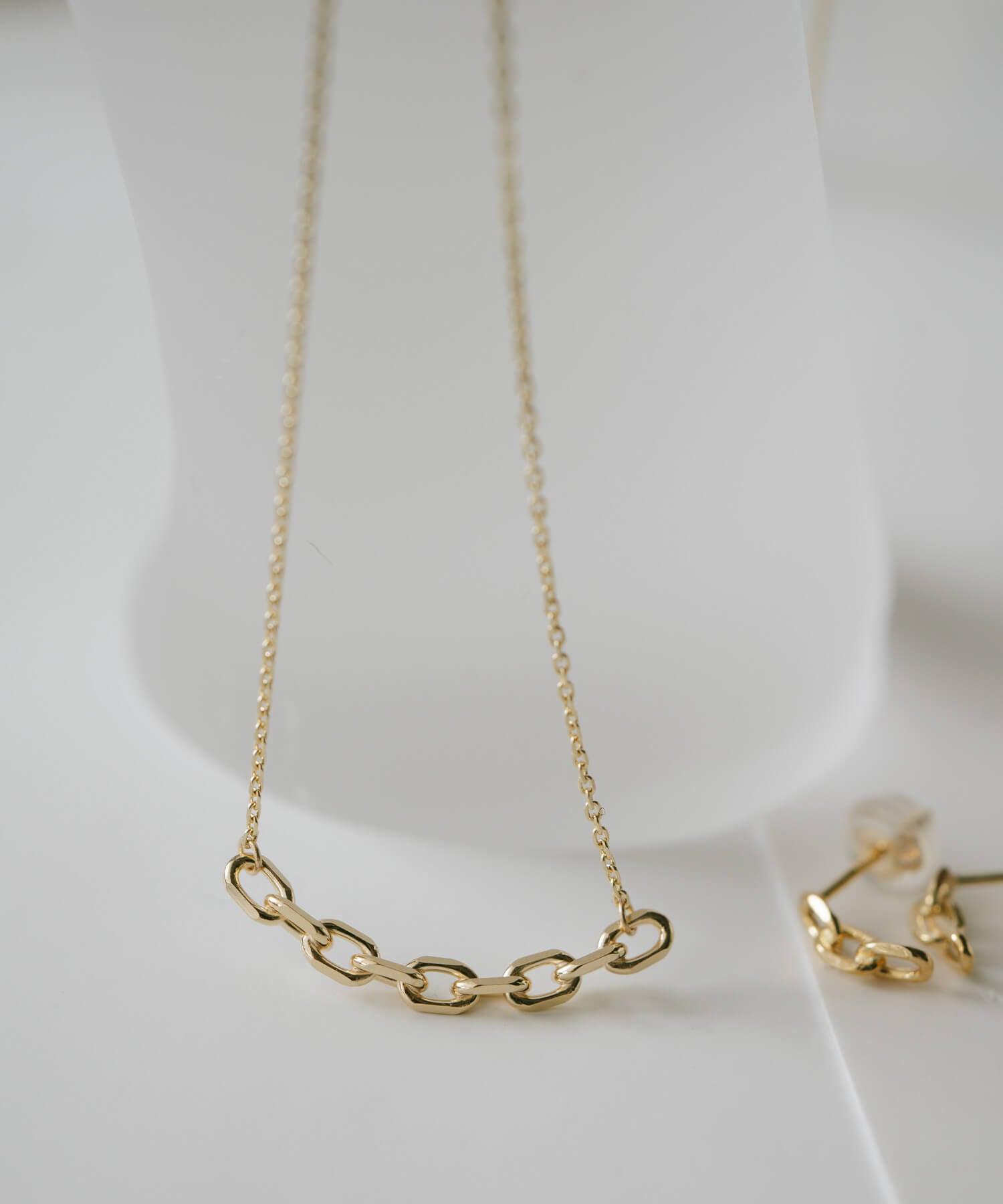 10K Gold Dainty Chain Link Necklace | KATENA