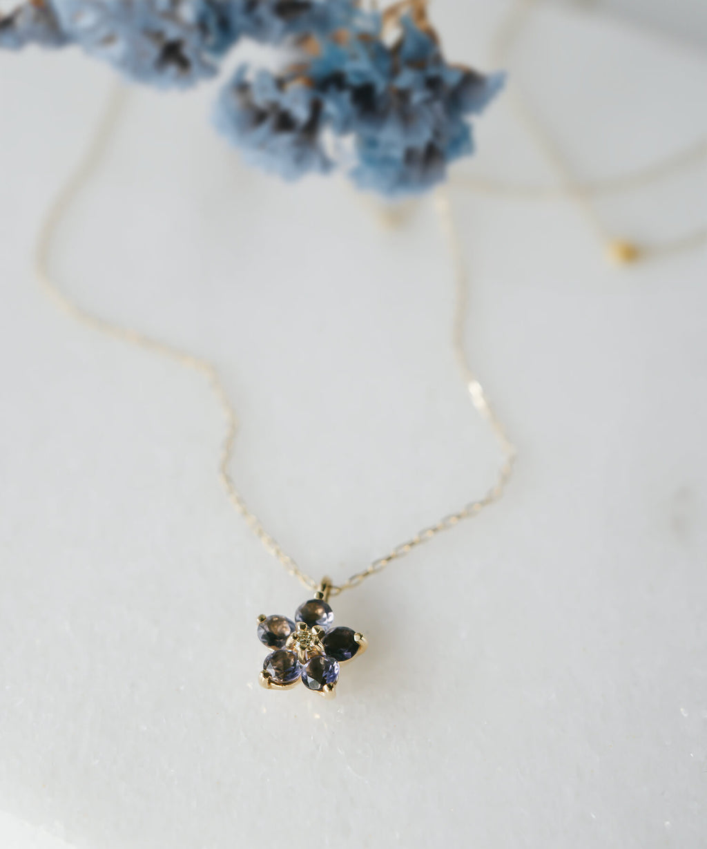 Flower Motif Iolite Necklace | LOULOUD-NOLL