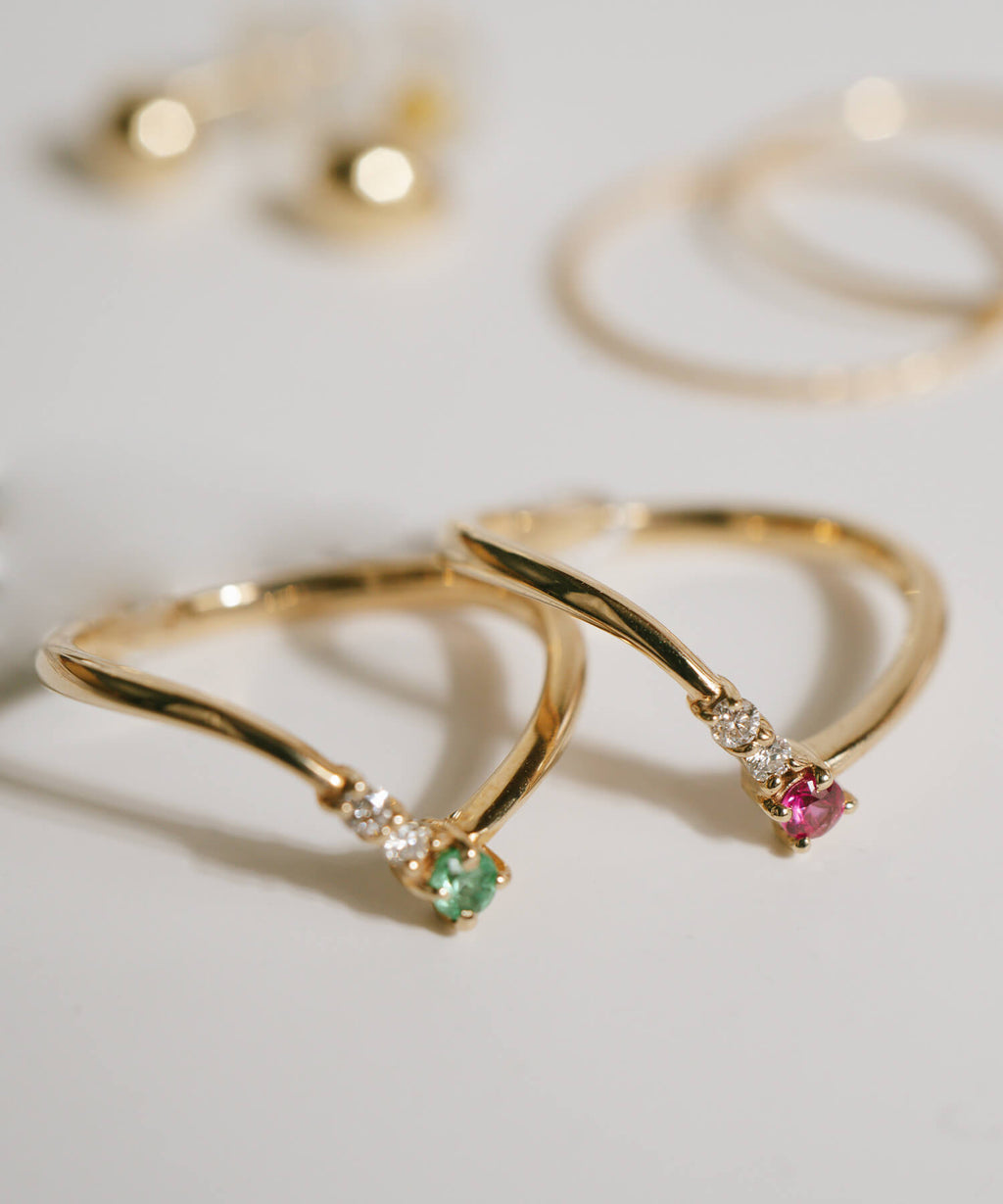 V-shaped Gemstone Ring | TERRA-KLADIA
