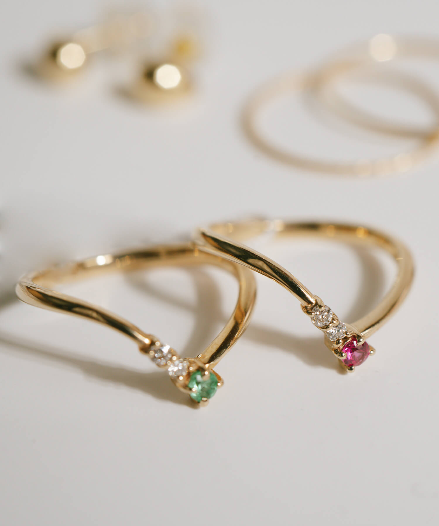 V-shaped Gemstone Ring | TERRA-KLADIA