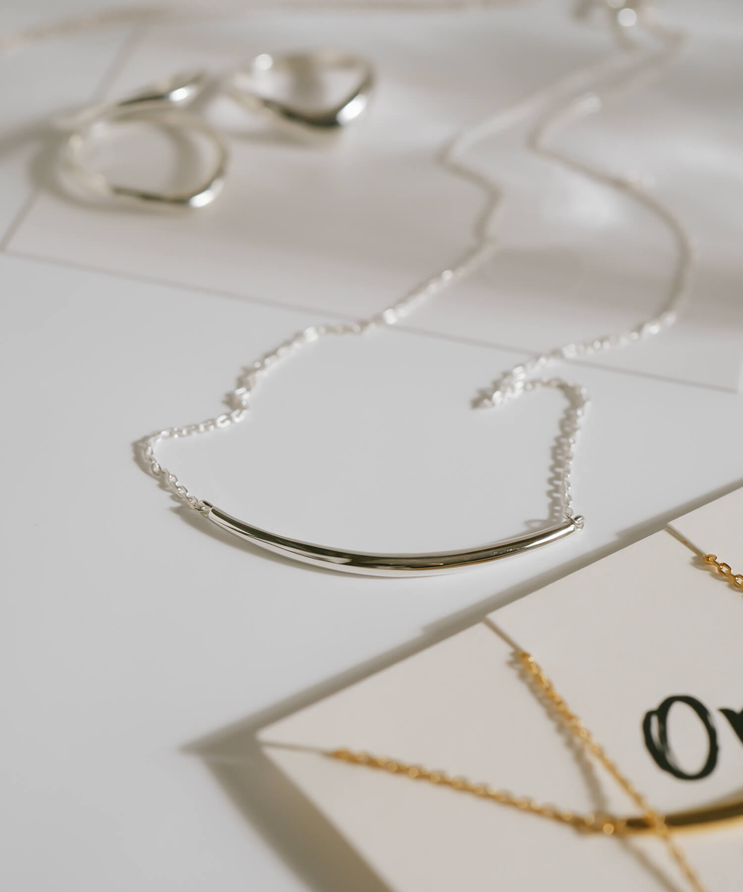 18K Gold Plated Sterling Silver Smile Line Bar Necklace | TIGO