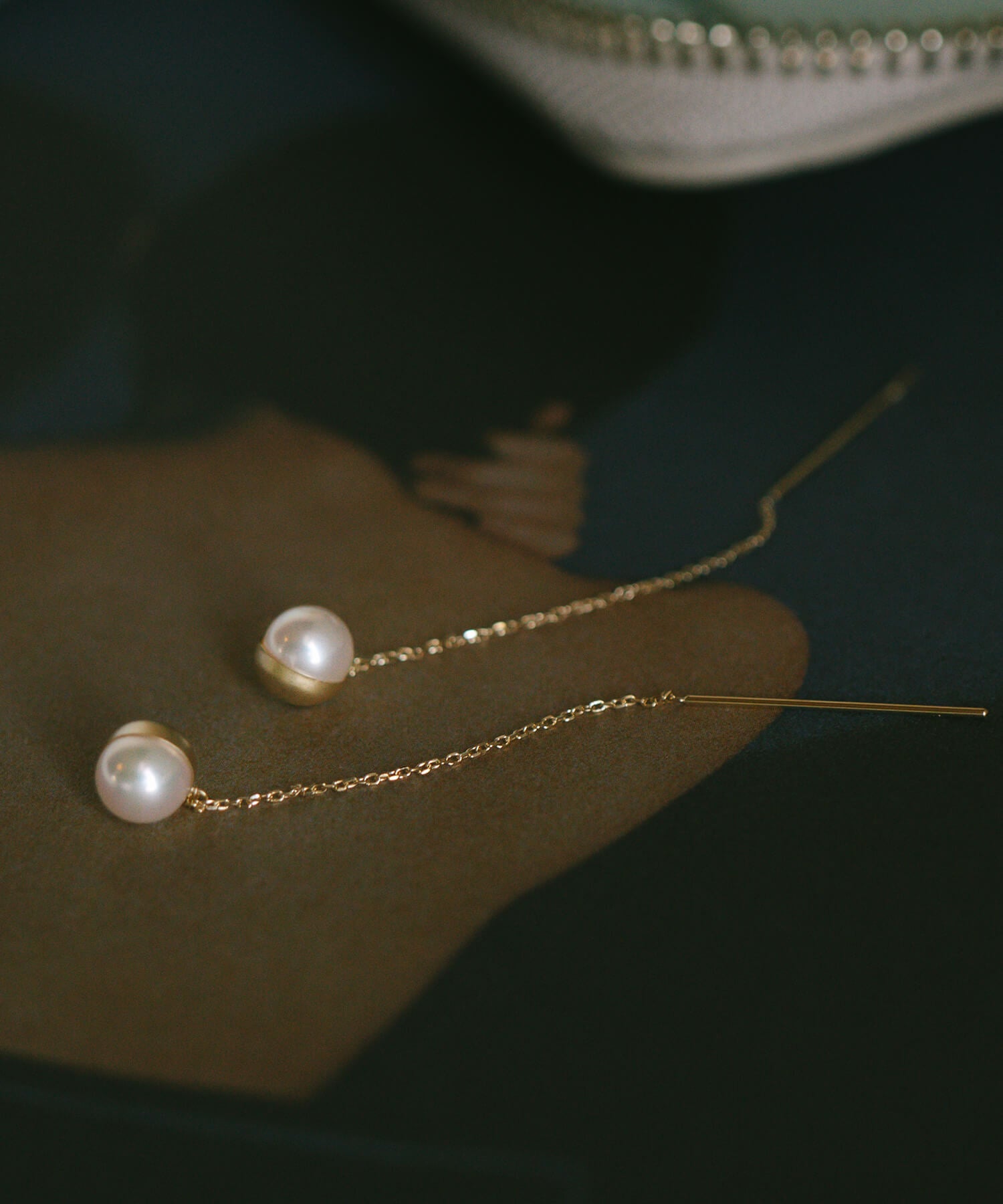 18K Gold Elegant Pearl Chain Earrings | PRENDOR HAPA