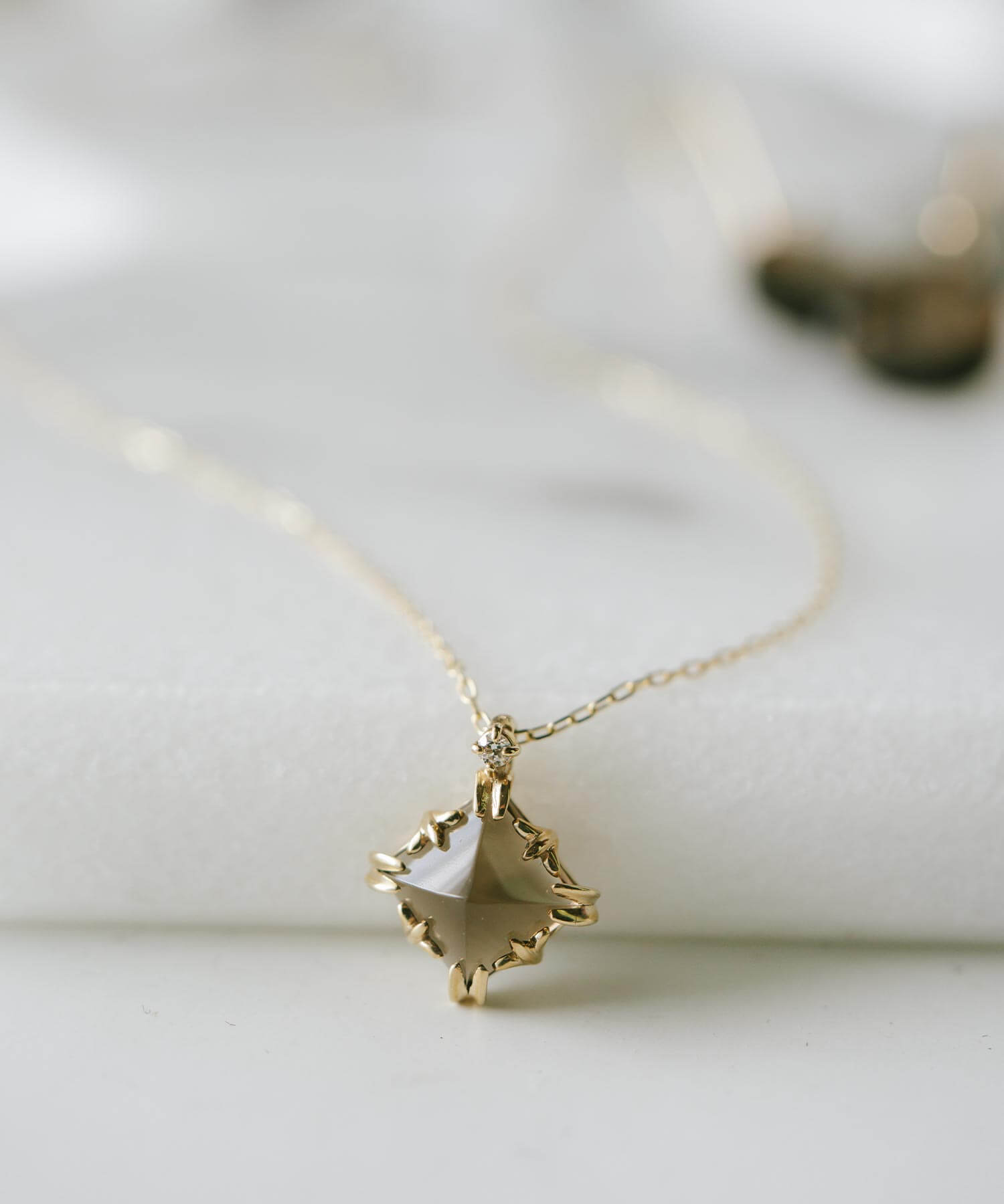 10K Gold Rhombus Smoky Quartz Necklace | TETRA-ATTA
