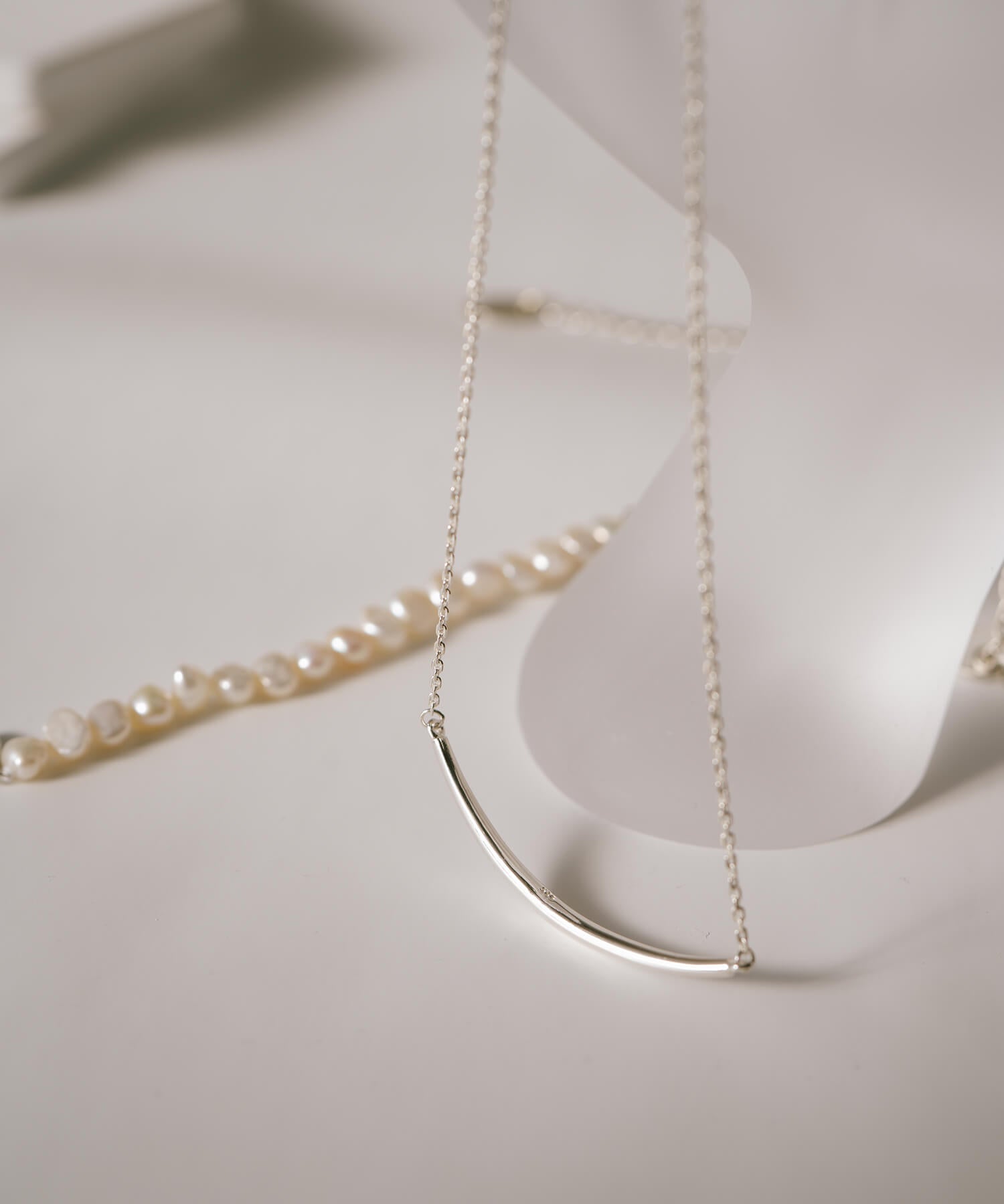 18K Gold Plated Sterling Silver Smile Line Bar Necklace | TIGO