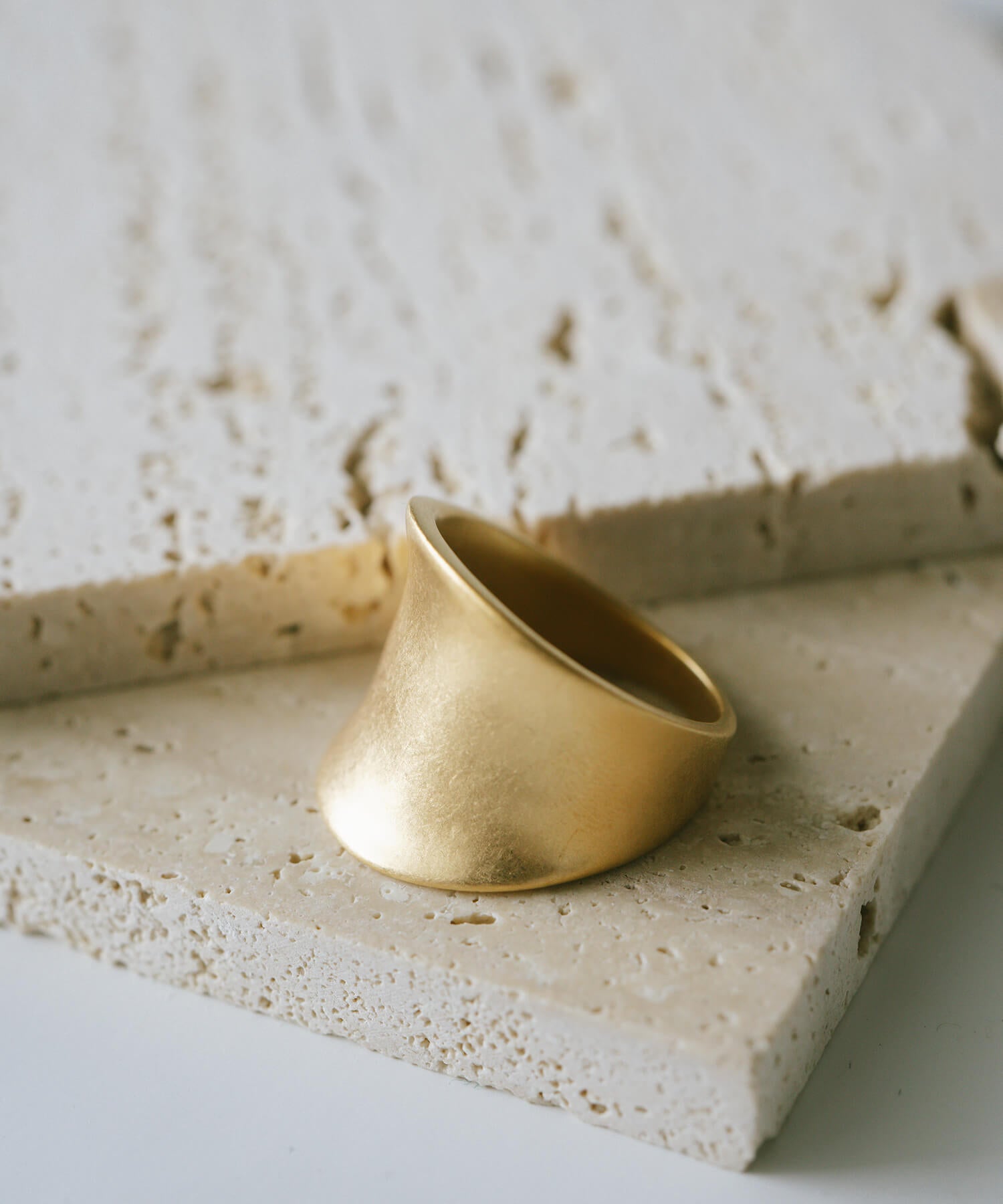 18K Gold Plated Sterling Silver Curved Tube Ring | AVIOR