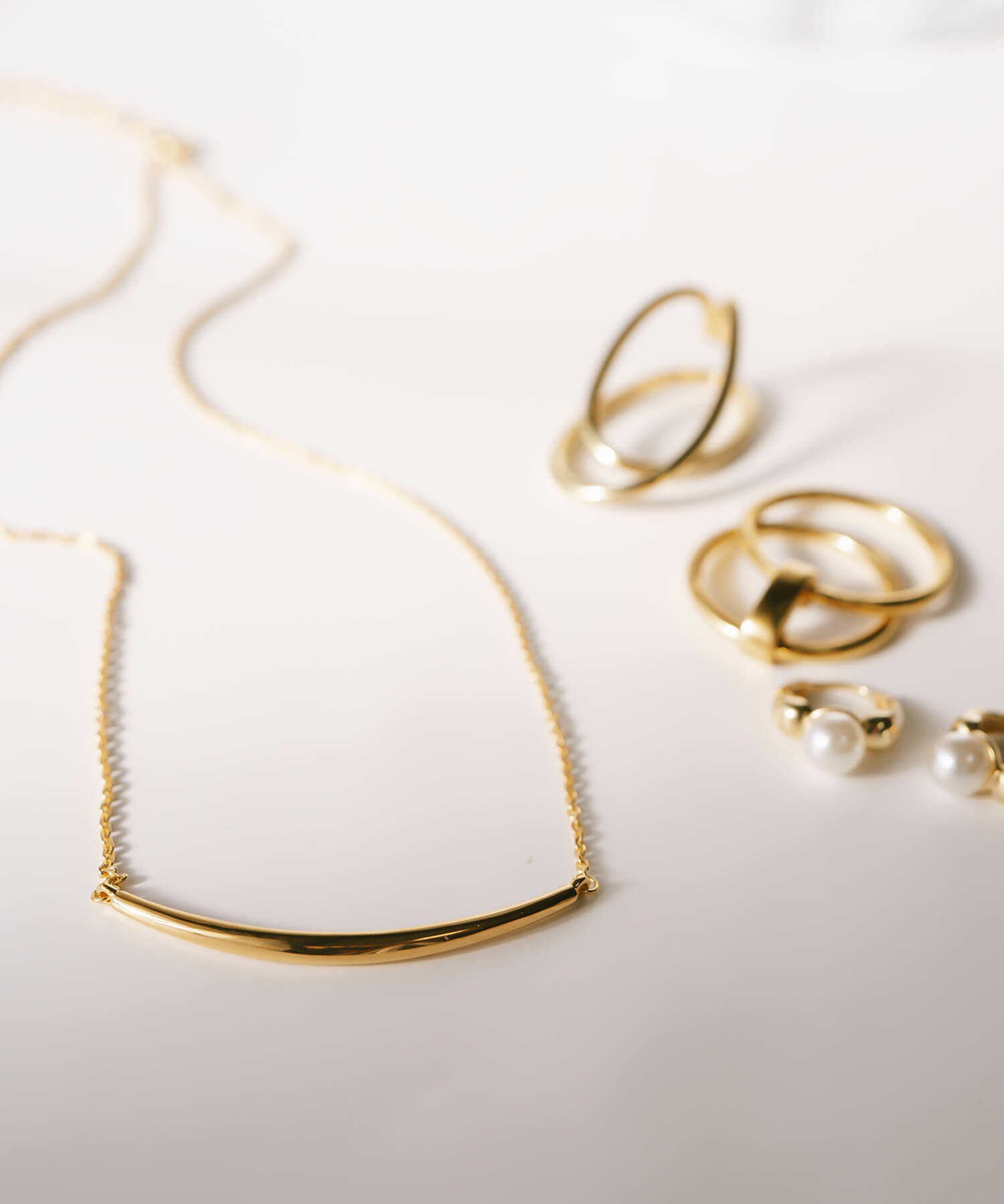 18K Gold Plated Sterling Silver Smile Line Bar Necklace | TIGO